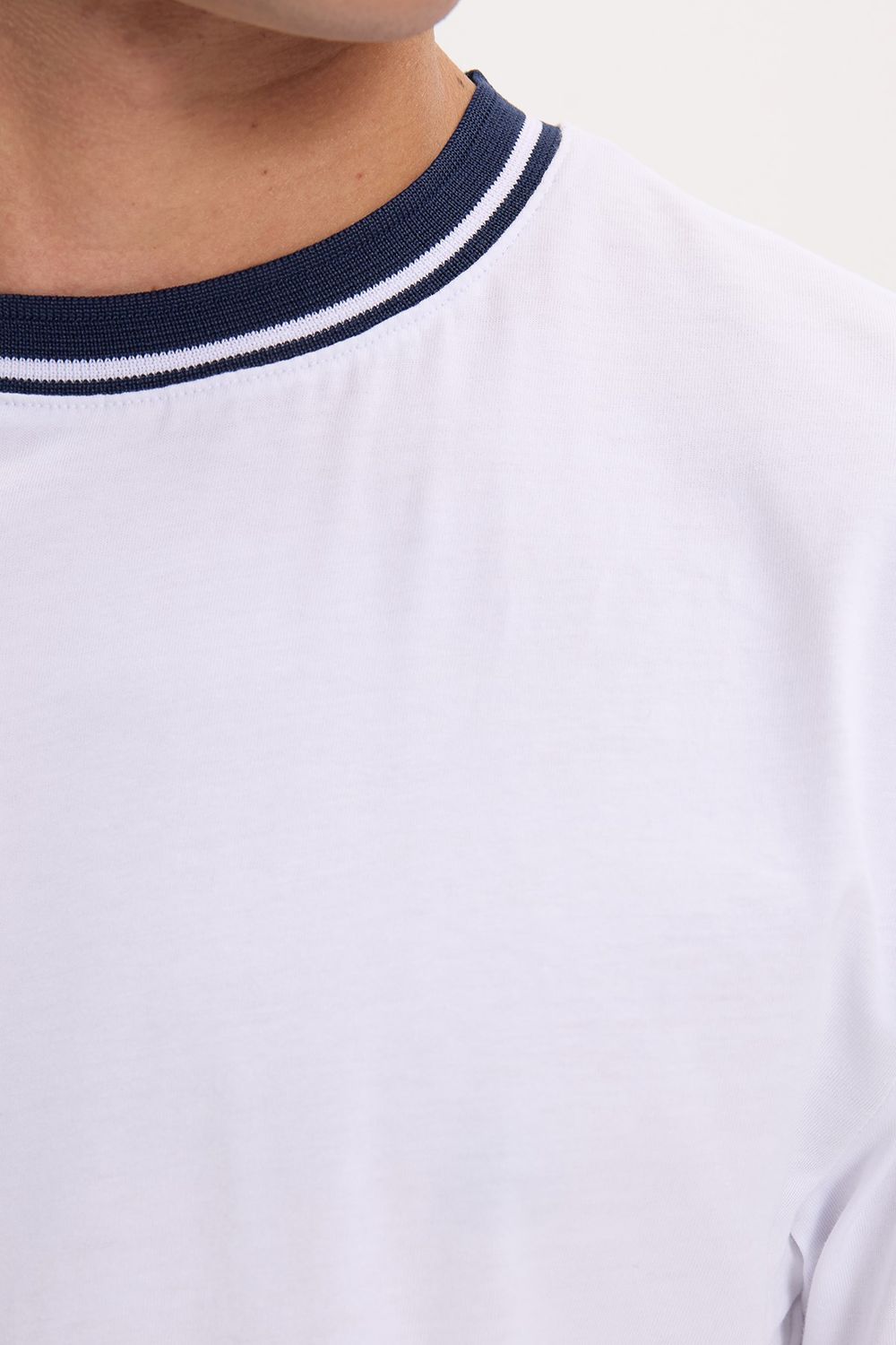 Erkek Regular Fit Rahat Kesim Bisiklet Yaka %100 Pamuk BeyazTişört 