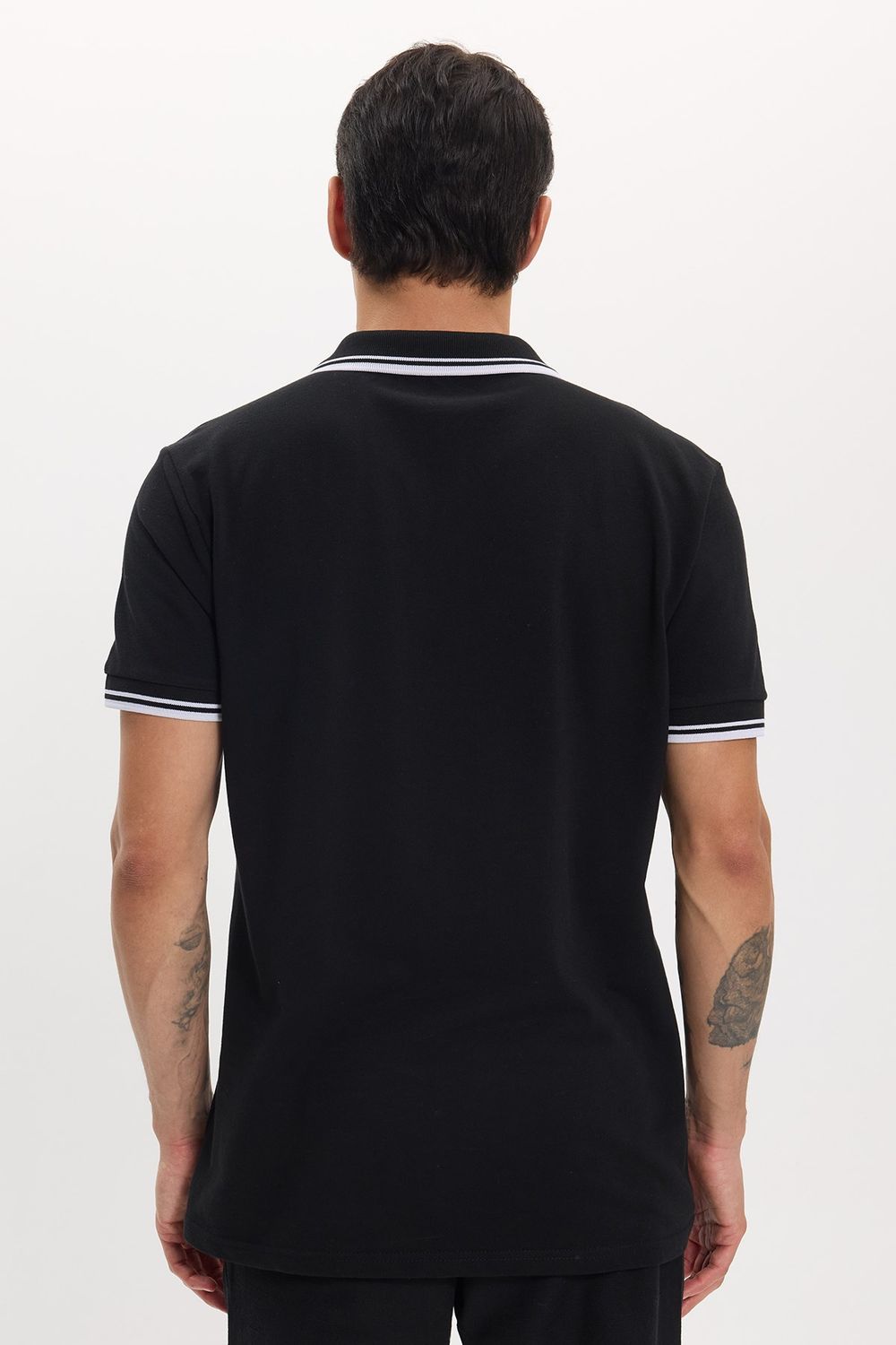 Erkek Slim Fit Dar Kesim %100 Pamuklu Çizgili Detaylı V Yaka Siyah Polo Yaka Tişört