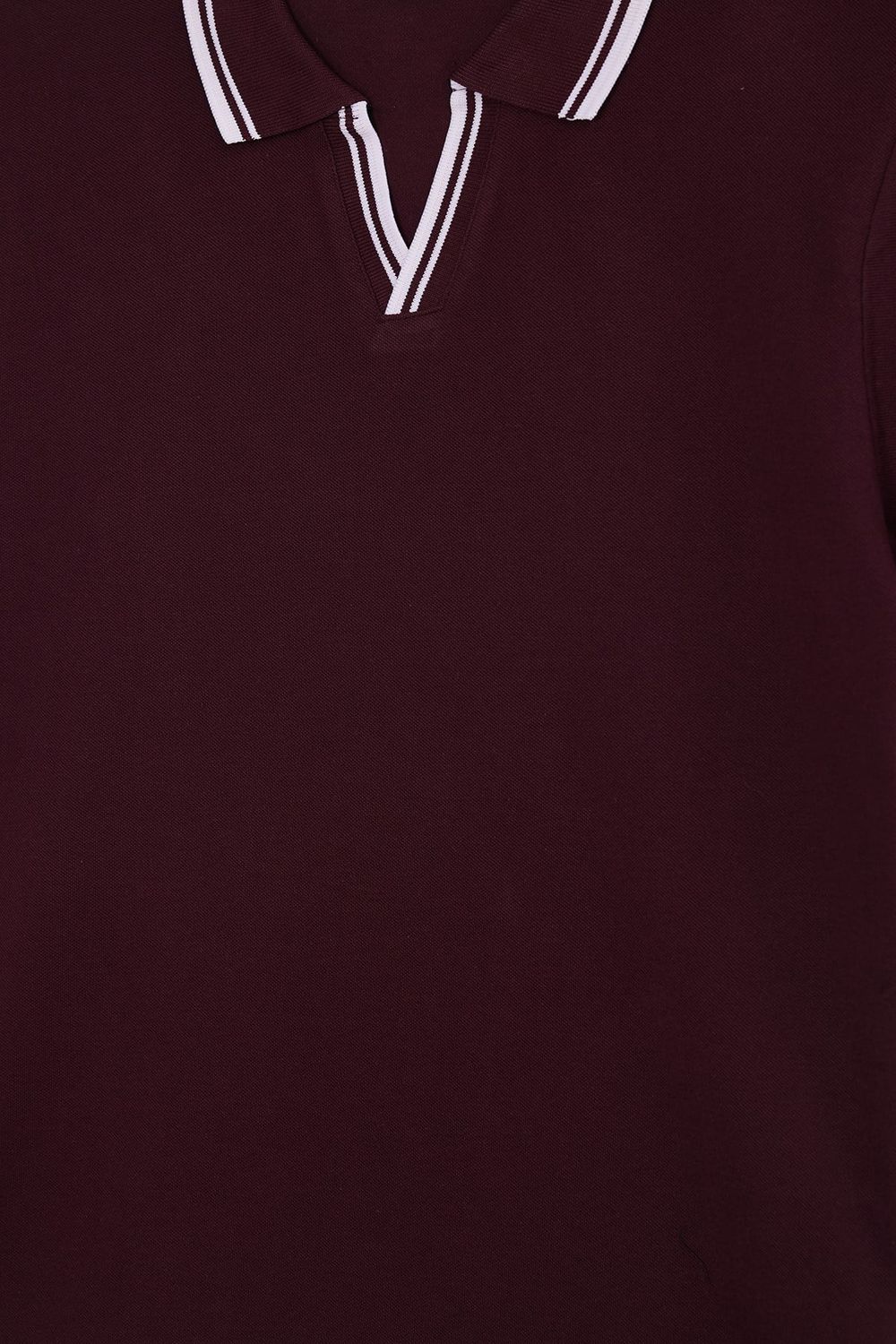 Erkek Slim Fit Dar Kesim %100 Pamuklu Çizgili Detaylı V Yaka Bordo Polo Yaka Tişört