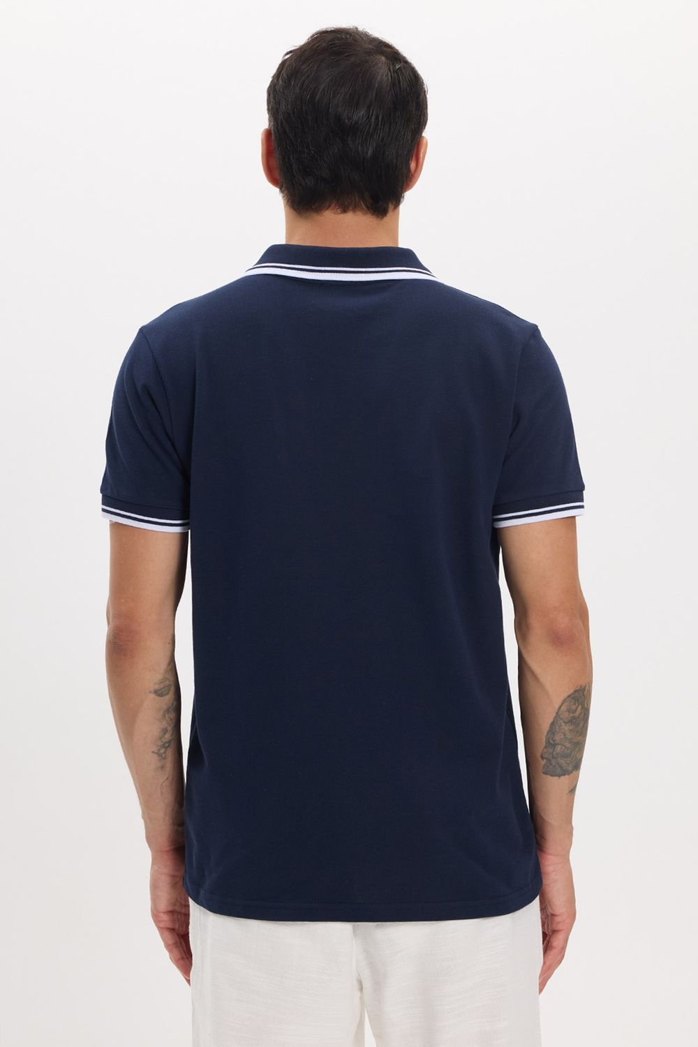 Erkek Slim Fit Dar Kesim %100 Pamuklu Çizgili Detaylı V Yaka Lacivert Polo Yaka Tişört