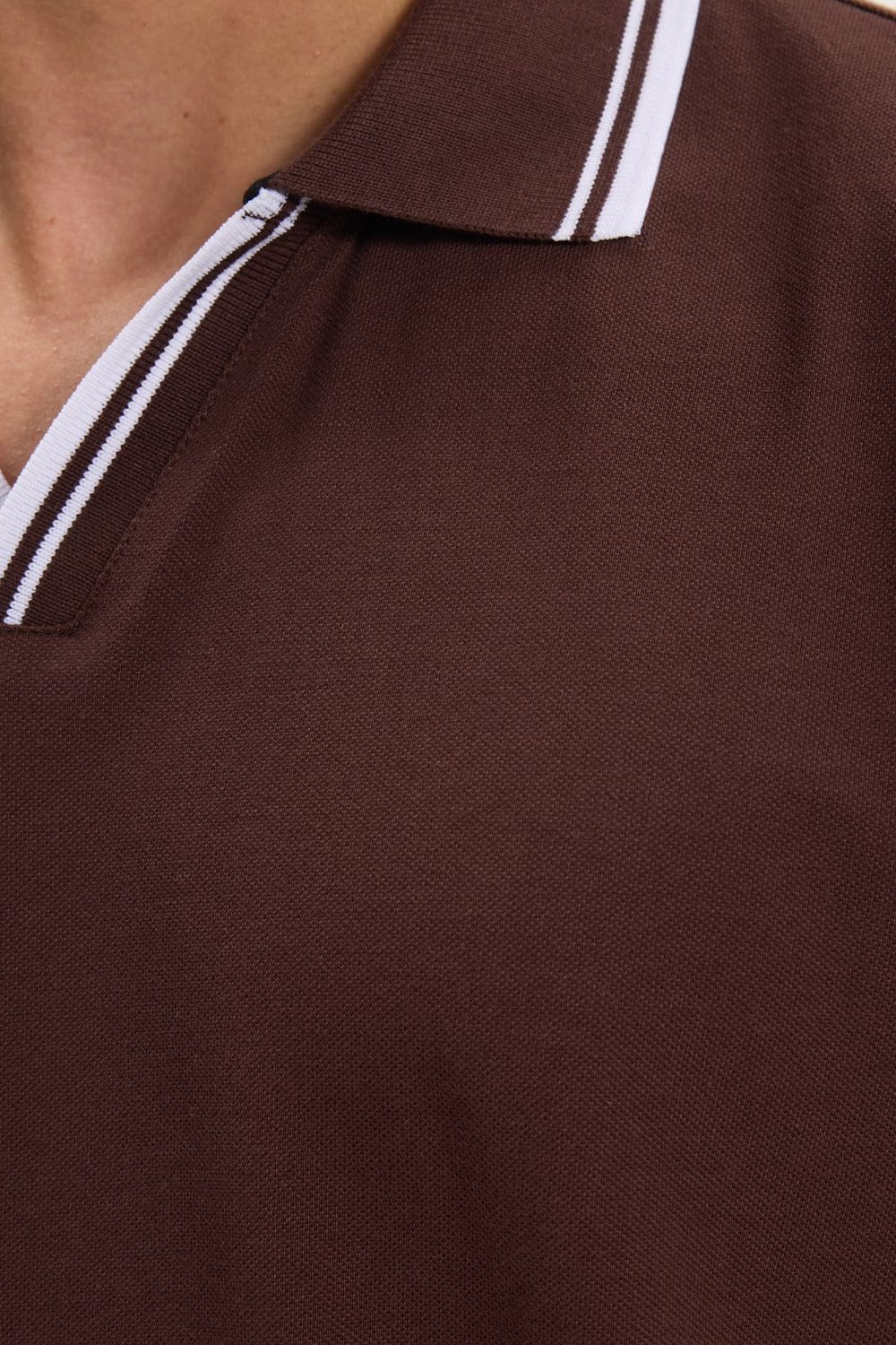 Erkek Slim Fit Dar Kesim %100 Pamuklu Çizgili Detaylı V Yaka Kahverengi  Polo Yaka Tişört