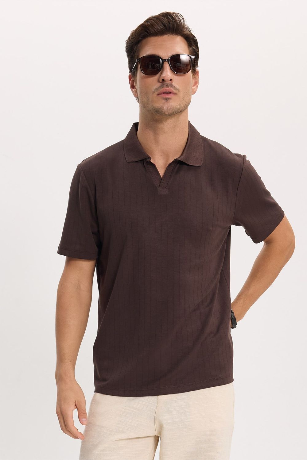 Erkek Slim Fit Dar Kesim Pamuklu Kısa Kollu Çizgili Kahverengi Polo V Yaka Tişört