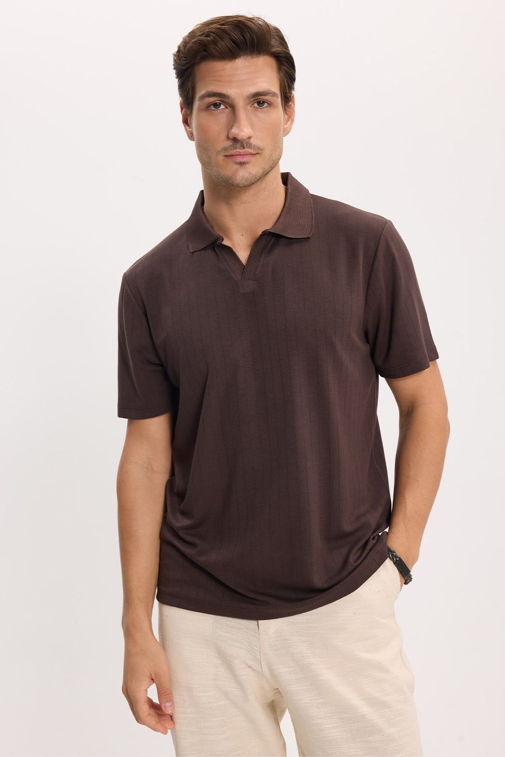 Erkek Slim Fit Dar Kesim Pamuklu Kısa Kollu Çizgili Kahverengi Polo V Yaka Tişört