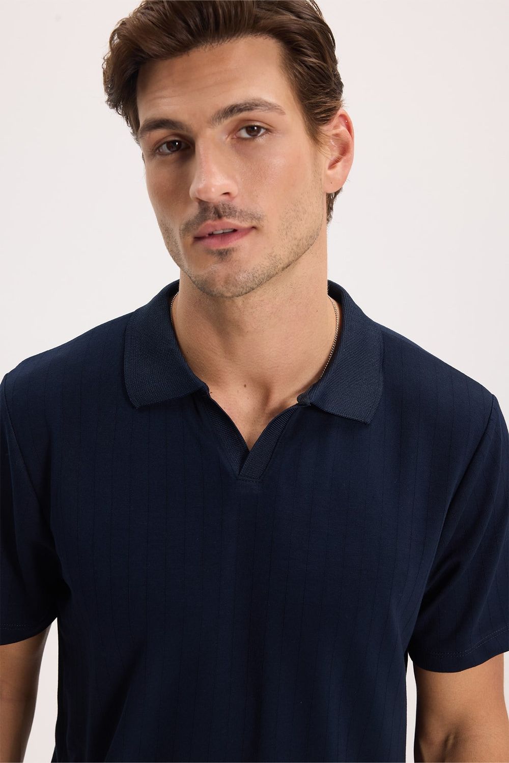 Erkek Slim Fit Dar Kesim Pamuklu Kısa Kollu Çizgili Lacivert Polo V Yaka Tişört