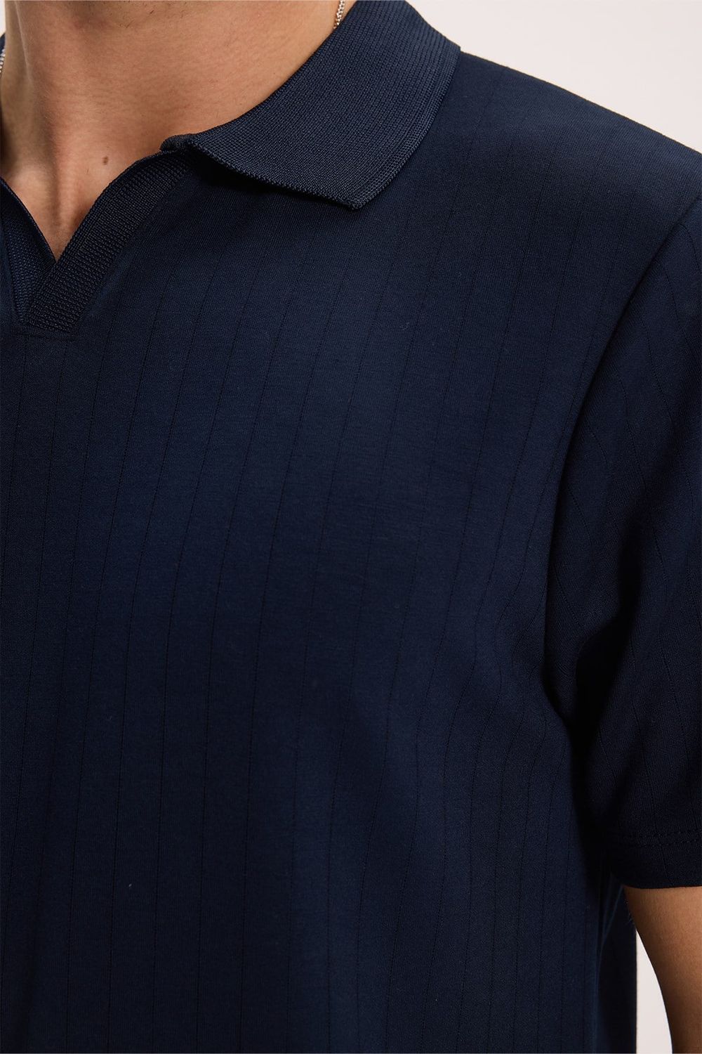 Erkek Slim Fit Dar Kesim Pamuklu Kısa Kollu Çizgili Lacivert Polo V Yaka Tişört