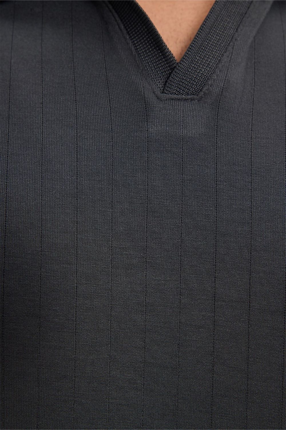 Erkek Slim Fit Dar Kesim Pamuklu Kısa Kollu Çizgili Antrasit Polo V Yaka Tişört