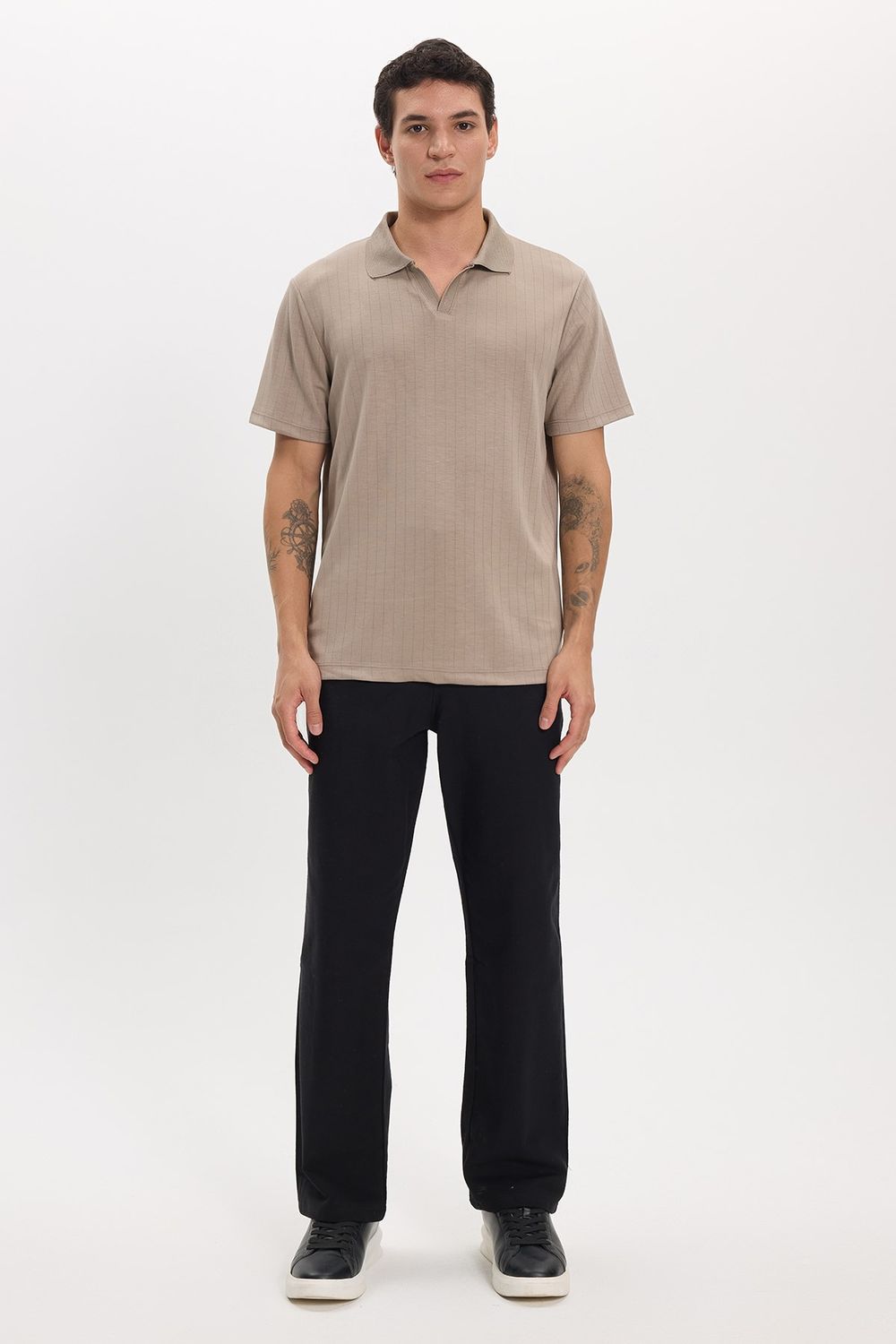 Erkek Slim Fit Dar Kesim Pamuklu Kısa Kollu Çizgili Vizon Polo V Yaka Tişört