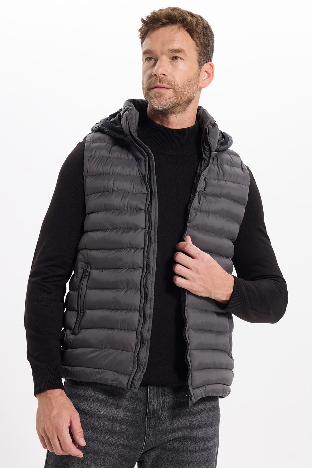 Erkek Slim Fit Dar Kesim Rüzgara Karşı Dayanıklı Cepli Antrasit Çıkabilir Kapüşonlu Şişme Yelek