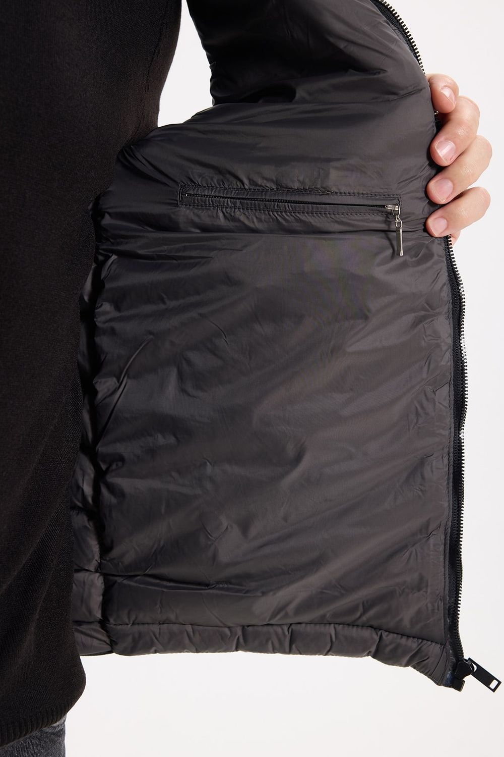Erkek Slim Fit Dar Kesim Rüzgara Karşı Dayanıklı Cepli Antrasit Çıkabilir Kapüşonlu Şişme Yelek