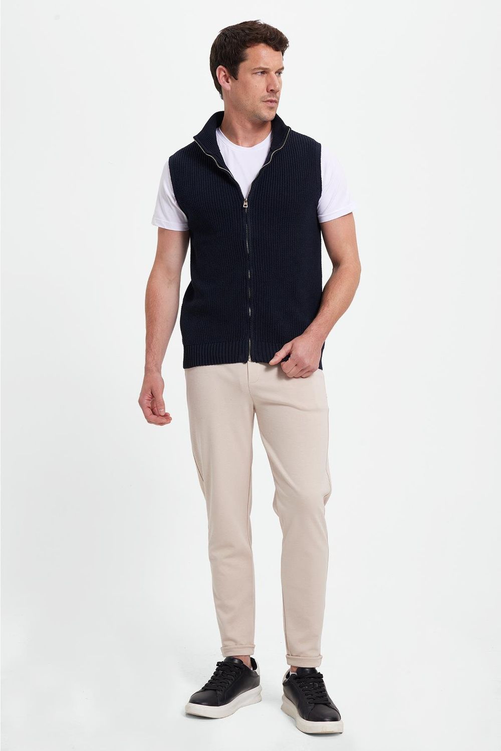 Erkek Standart Fit Normal Kesim Fermuarlı Dik Yaka Sıcak Tutan Lacivert Triko Yelek