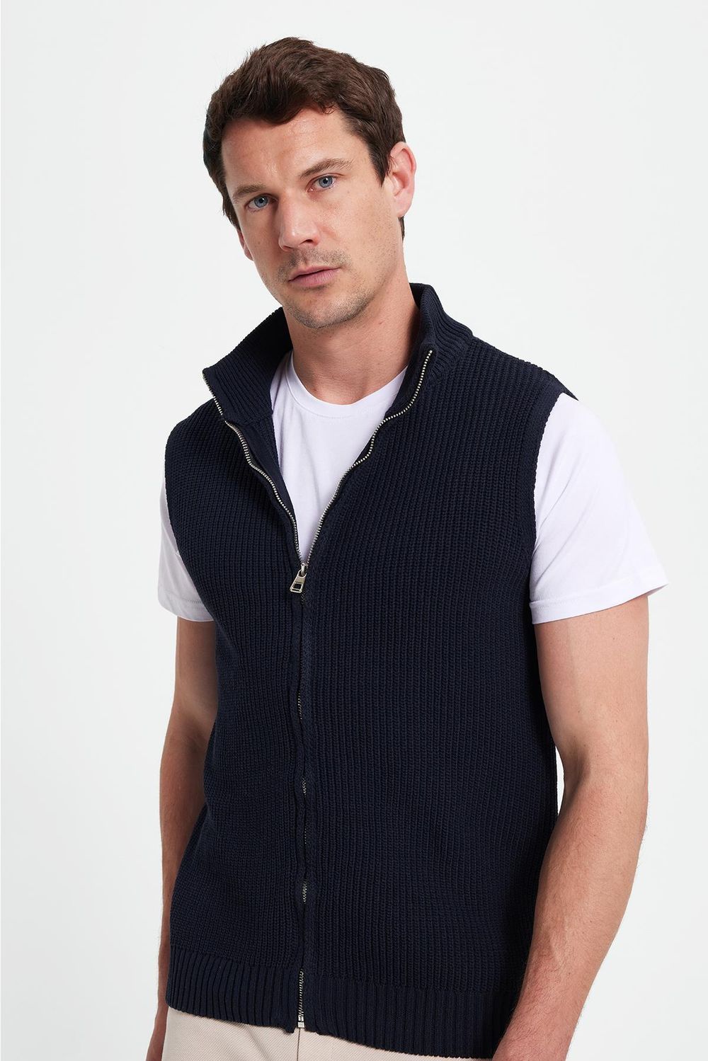 Erkek Standart Fit Normal Kesim Fermuarlı Dik Yaka Sıcak Tutan Lacivert Triko Yelek