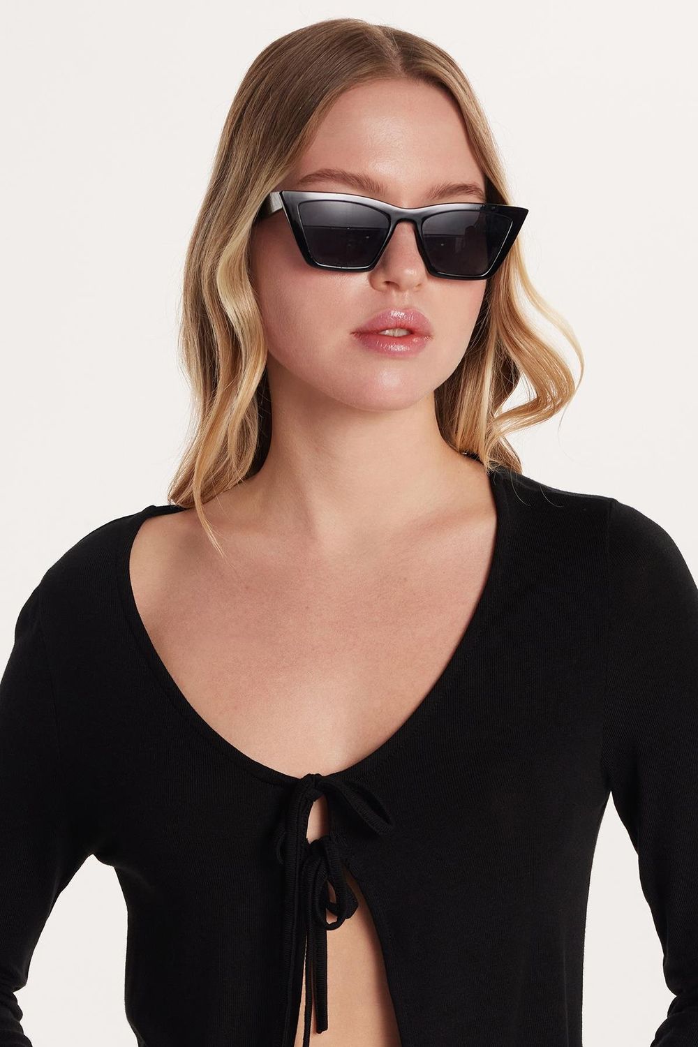 Kadın Regular Fit Uzun Kollu U Yaka Bağlama Detaylı Viskon Siyah Hırka