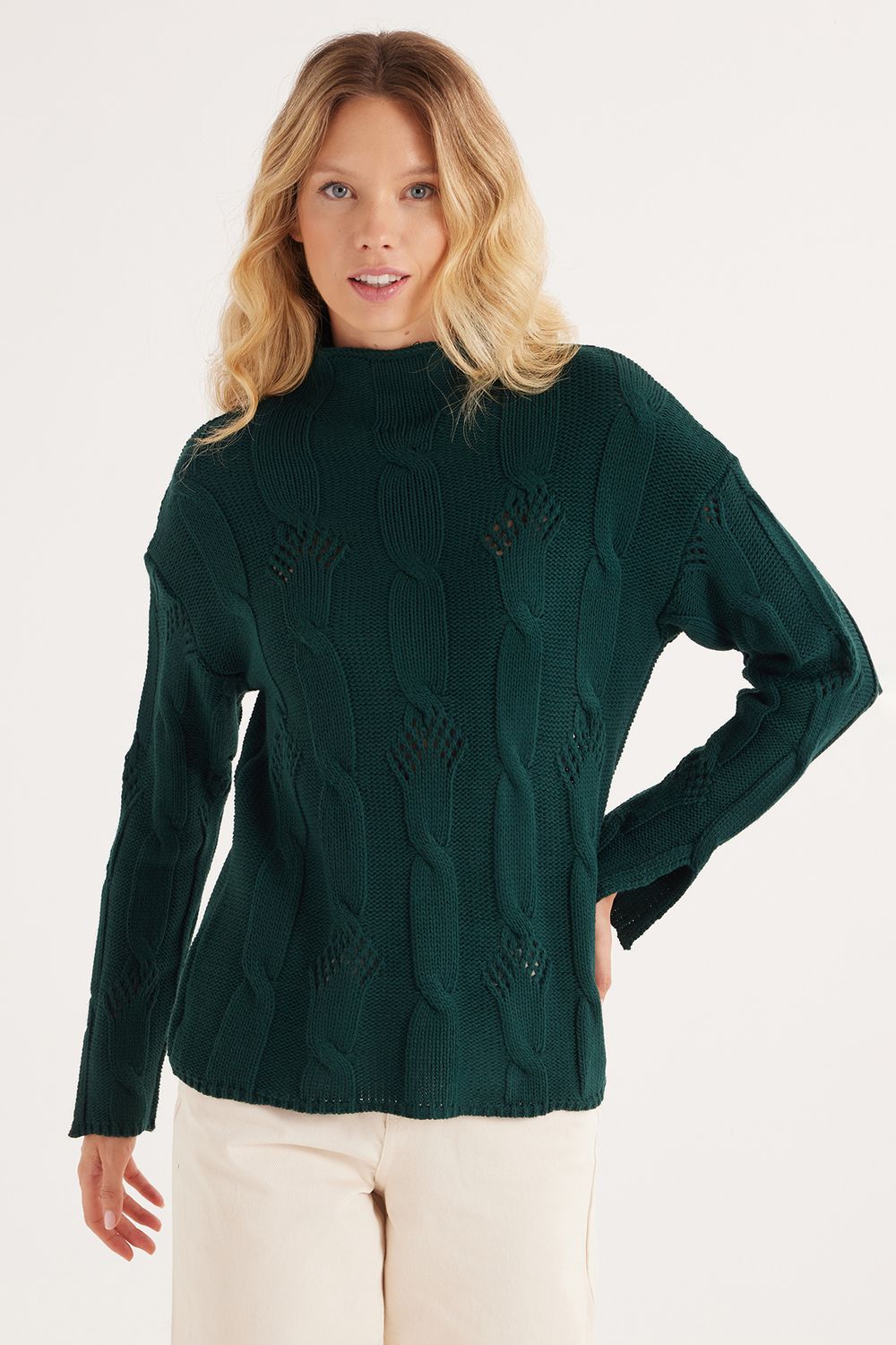 Kadın 3'lü Paket Siyah-Gri-Yeşil Regular Fit Klasik Kesim Yarım Balıkçı Yaka Örgü Desenli Kazak