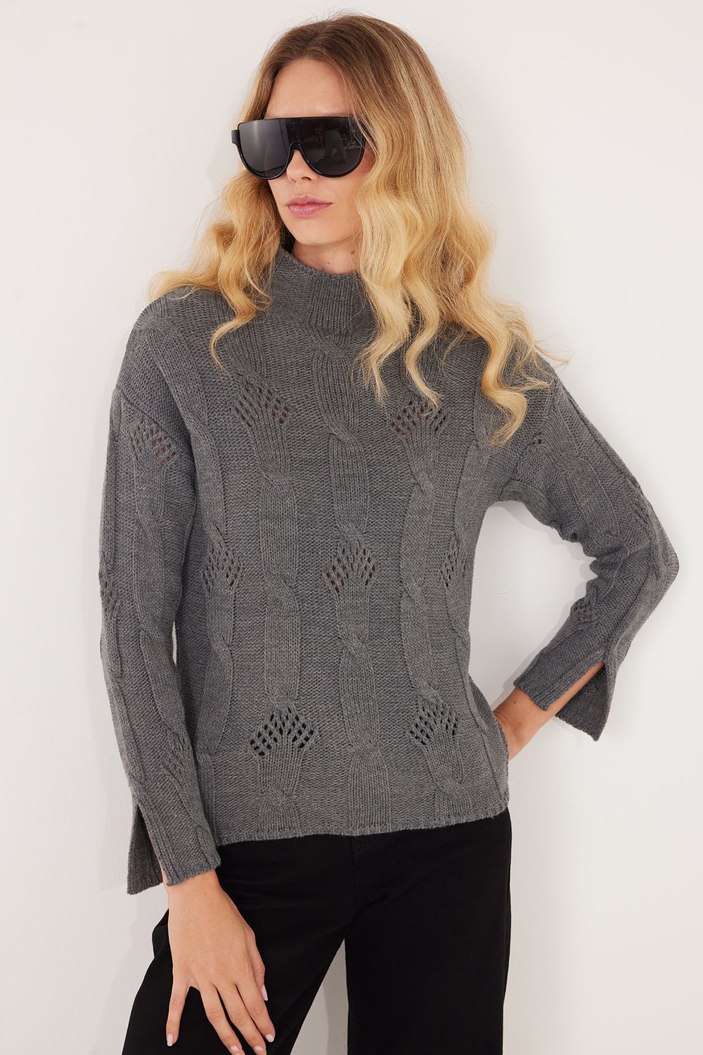 Kadın 3'lü Paket Siyah-Gri-Yeşil Regular Fit Klasik Kesim Yarım Balıkçı Yaka Örgü Desenli Kazak