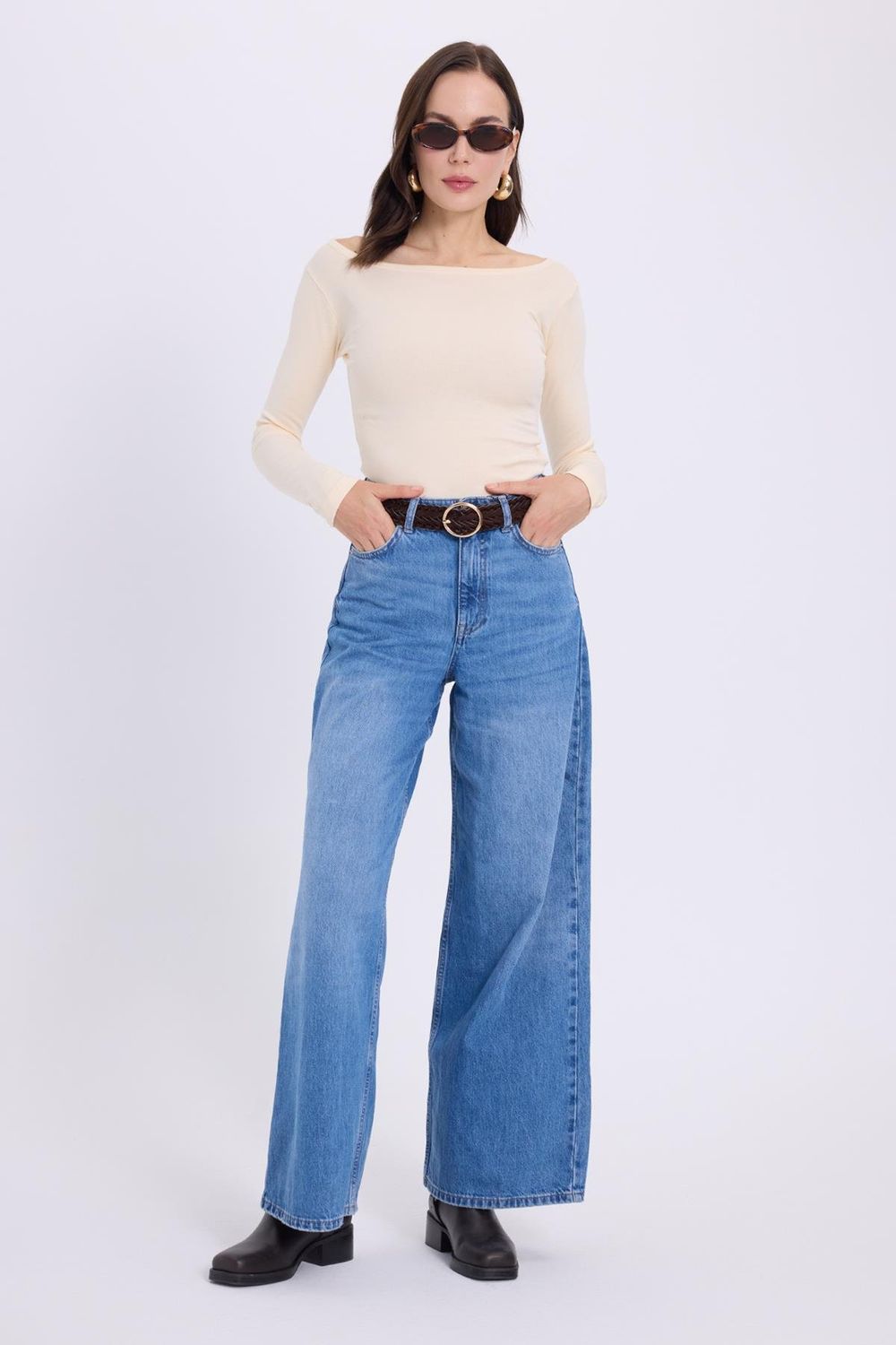 Kadın Slim Fit Dar Kesim Pamuklu Modal Kumaş Uzun Kollu Kayık Yaka Bej Bluz