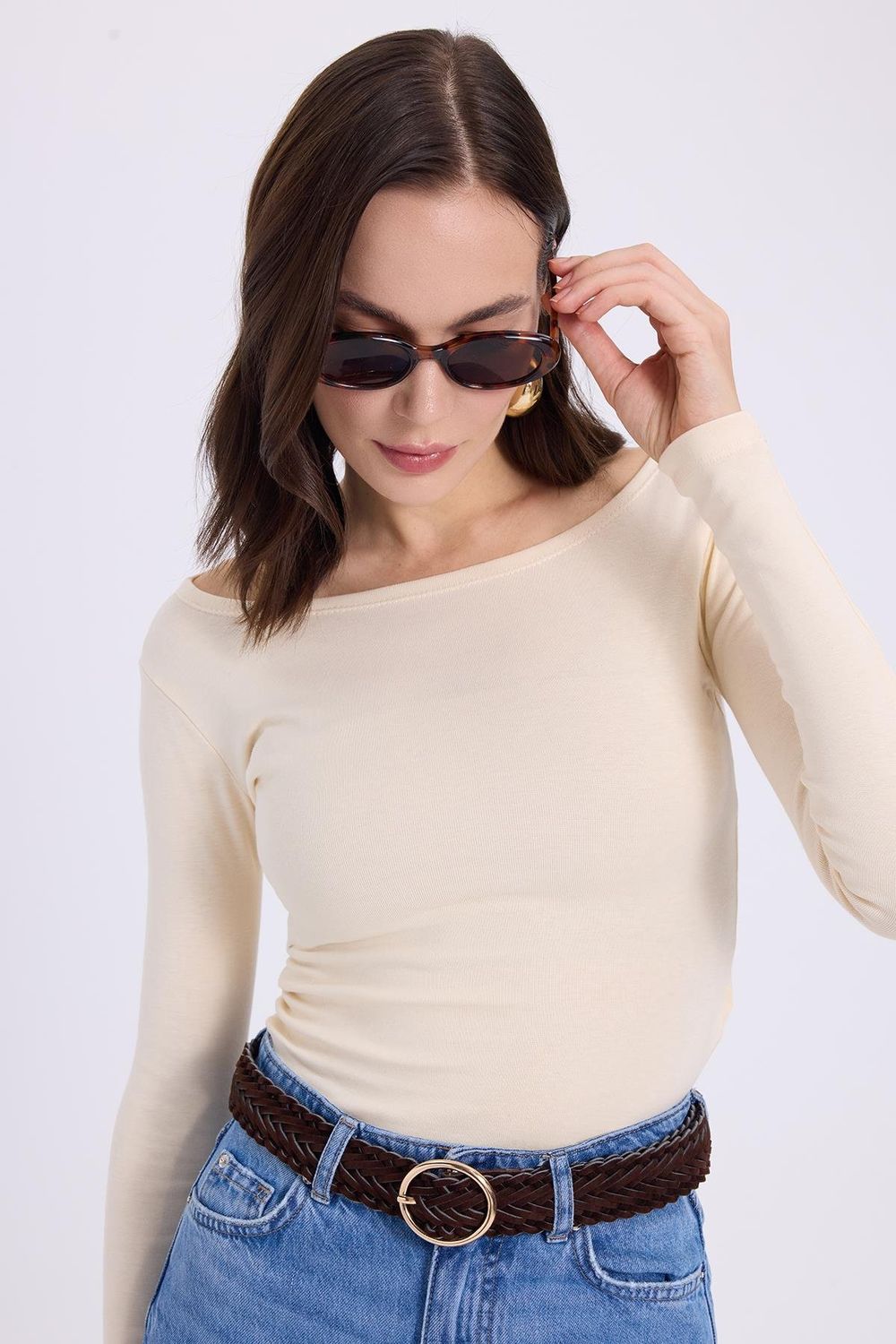 Kadın Slim Fit Dar Kesim Pamuklu Modal Kumaş Uzun Kollu Kayık Yaka Bej Bluz