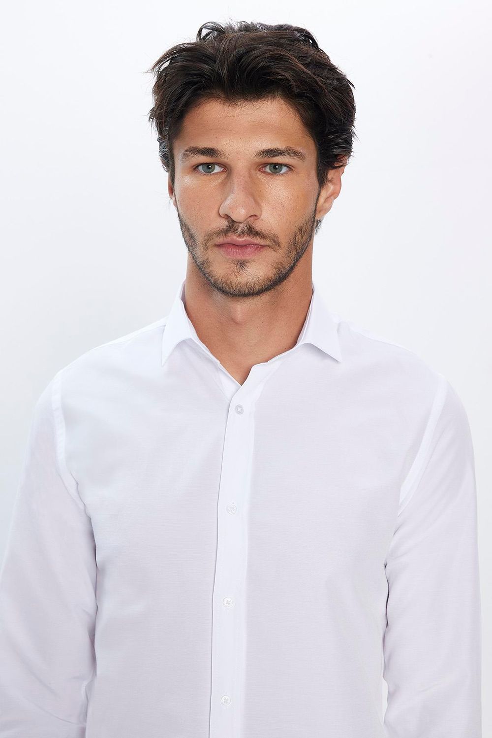 Slim Fit Uzun Kollu Pamuklu Kolay Ütü Beyaz Erkek Gömlek