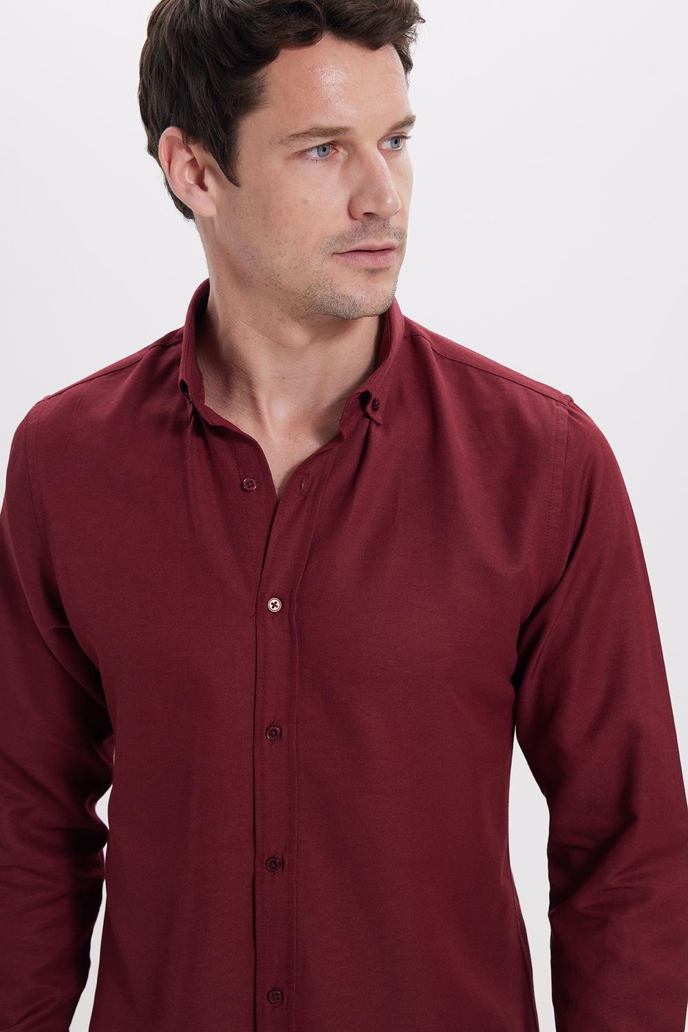 Slim Fit Uzun Kollu Düğmeli Yaka Pamuklu Kolay Ütü Düz Erkek Gömlek