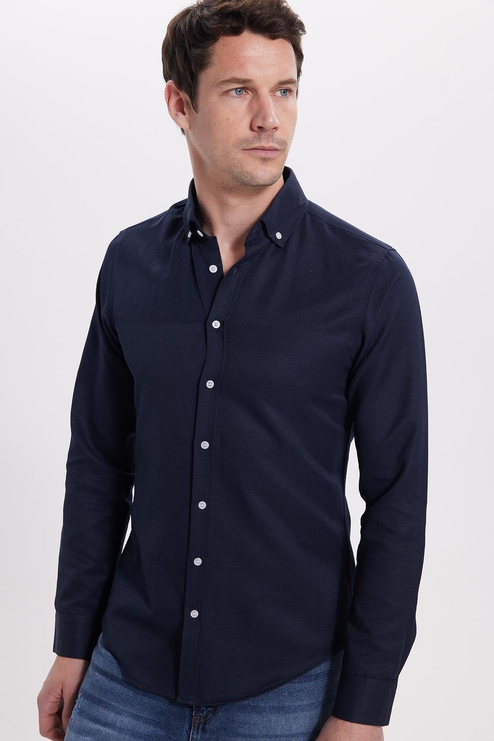 Slim Fit Uzun Kollu Düğmeli Yaka Pamuklu Kolay Ütü Düz Erkek Gömlek