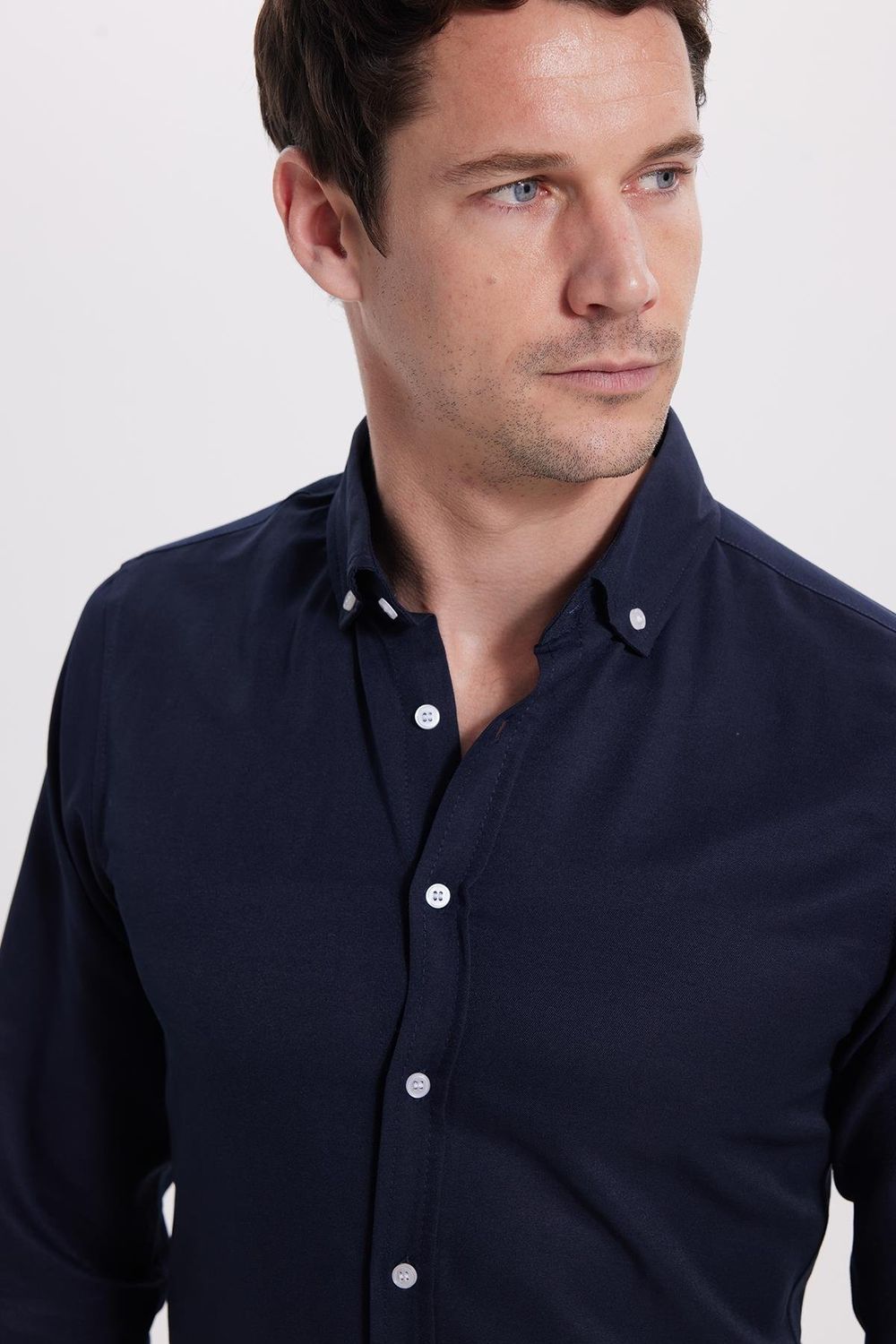 Slim Fit Uzun Kollu Düğmeli Yaka Pamuklu Kolay Ütü Düz Erkek Gömlek