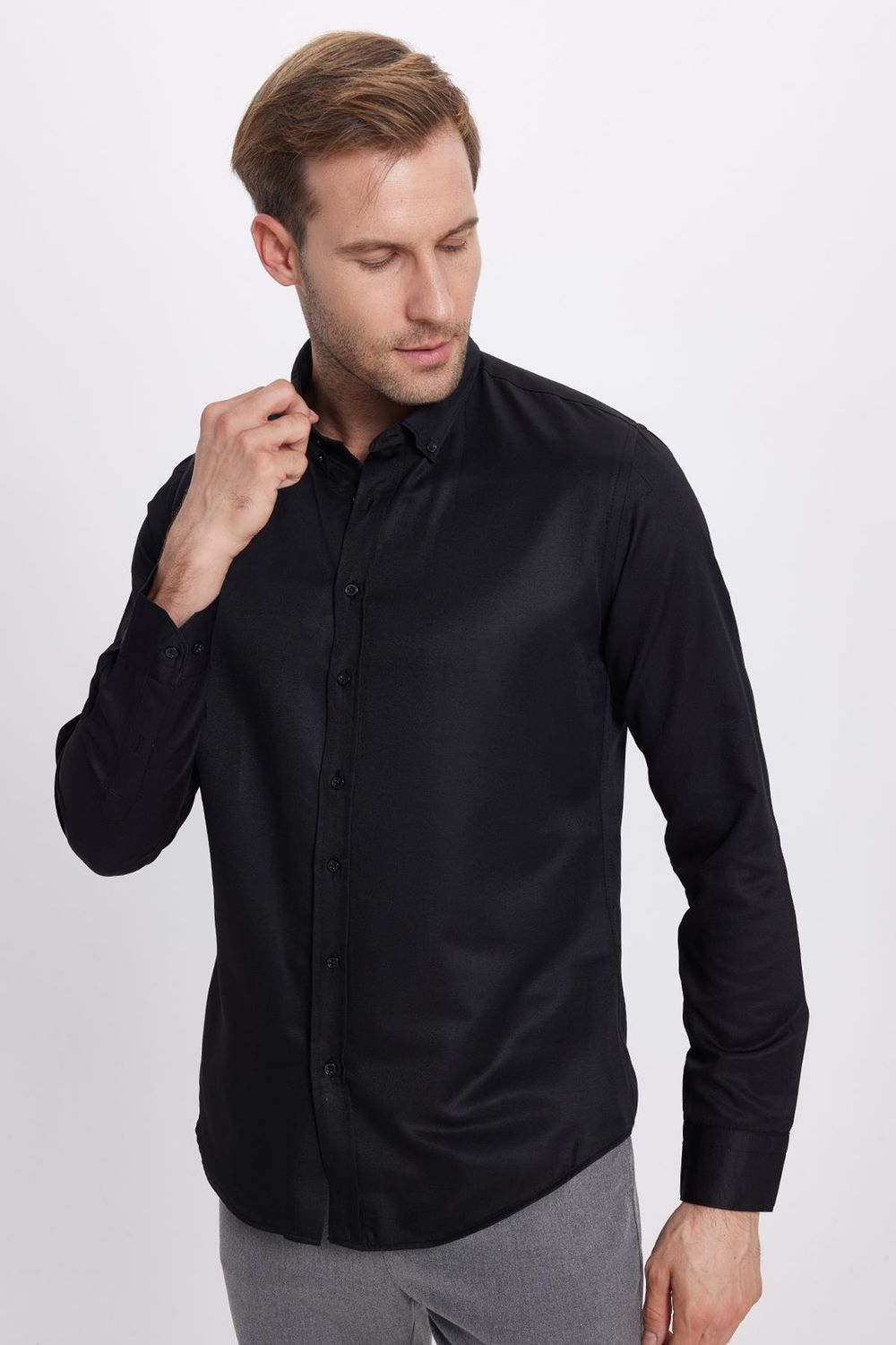 Slim Fit Uzun Kollu Düğmeli Yaka Pamuklu Kolay Ütü Düz Erkek Gömlek