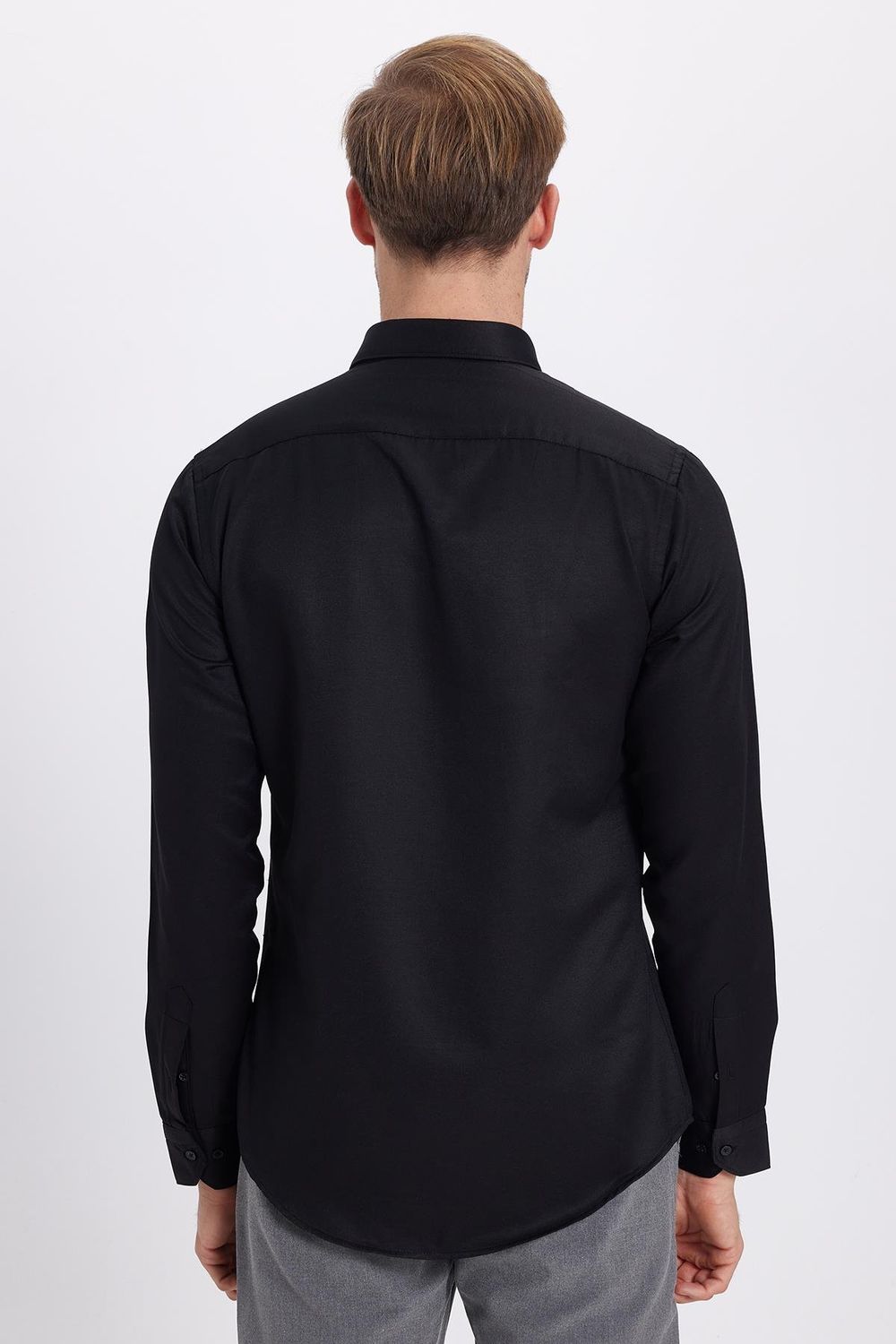 Slim Fit Uzun Kollu Düğmeli Yaka Pamuklu Kolay Ütü Düz Erkek Gömlek