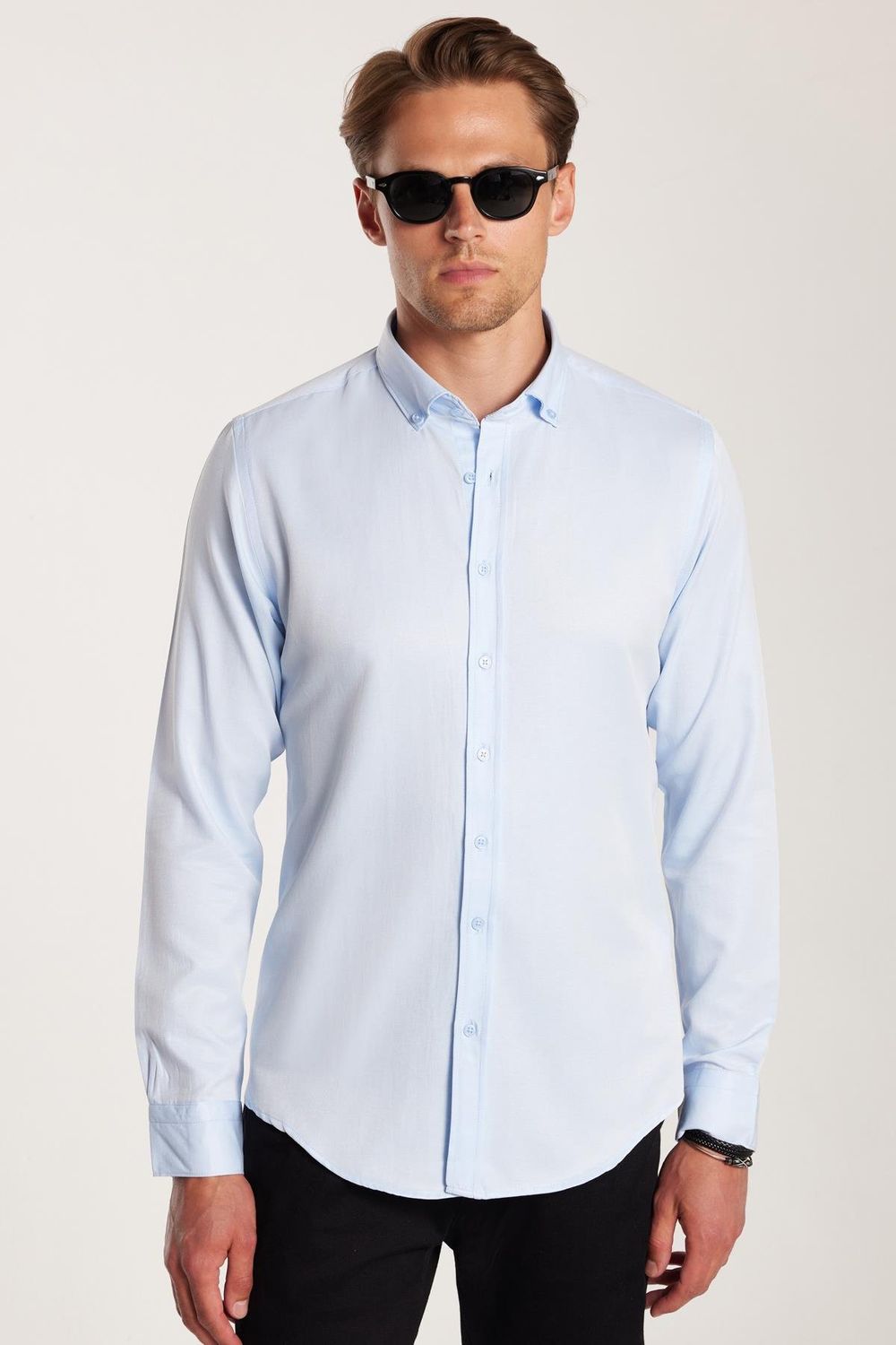 Erkek Slim Fit Dar Kesim Pamuklu Kolay Ütü Mavi Düğmeli Yaka Gömlek