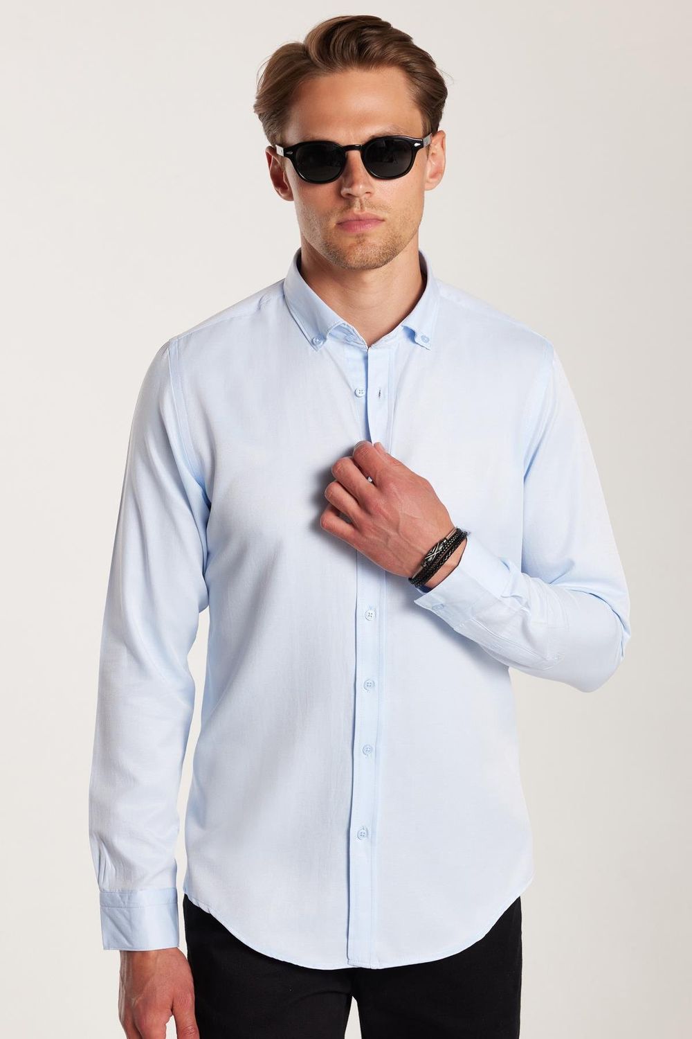 Erkek Slim Fit Dar Kesim Pamuklu Kolay Ütü Mavi Düğmeli Yaka Gömlek