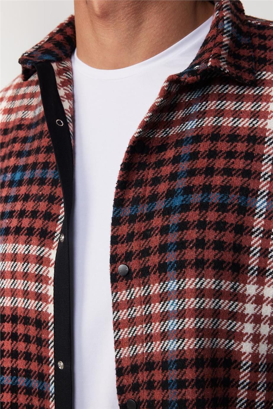 Slim Fit Dar Kesim Kapaklı Çift Cep Kareli Oduncu Erkek Gömlek