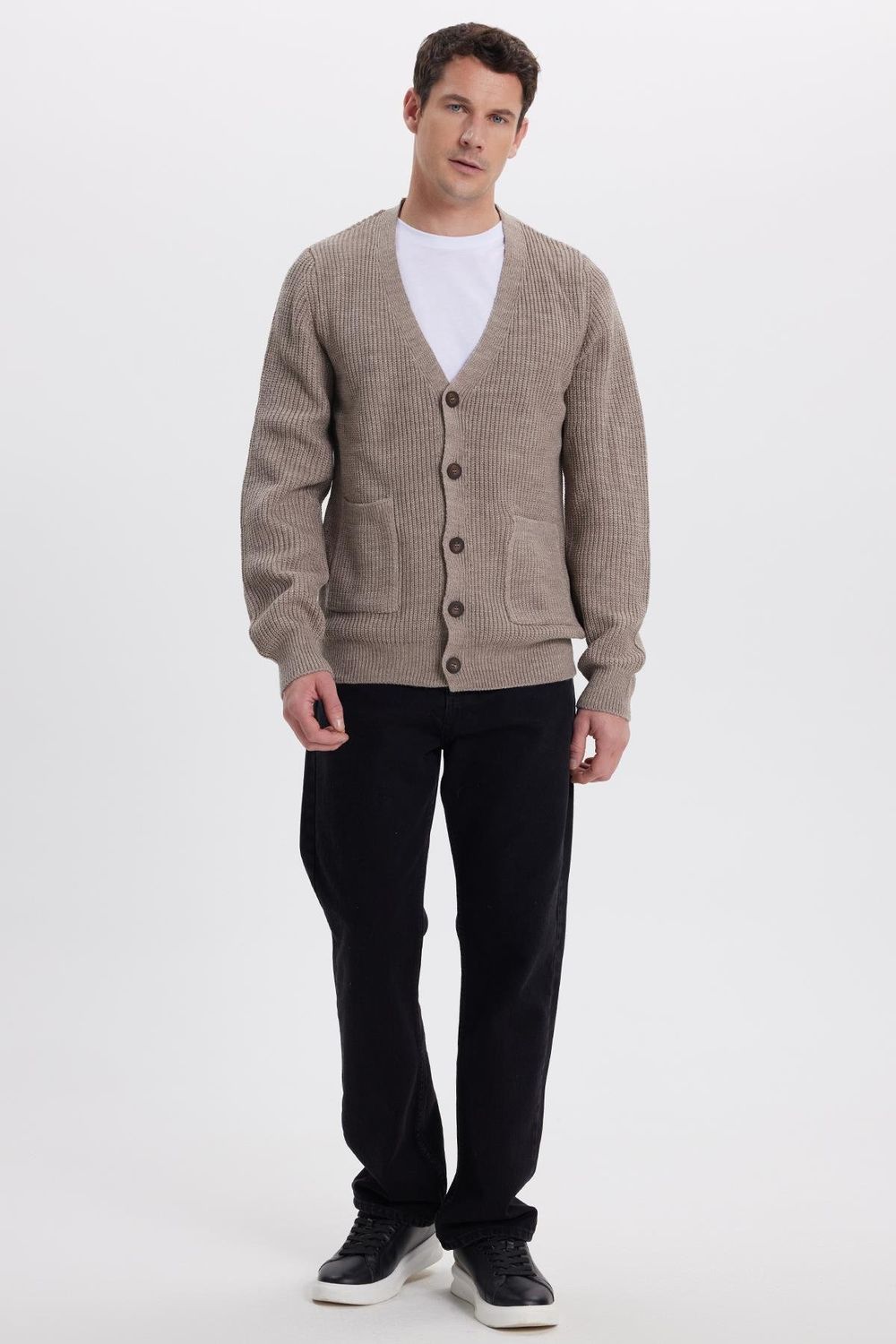 Erkek Standart Fit Normal Kesim V Yaka Düğmeli Kahverengi Hırka