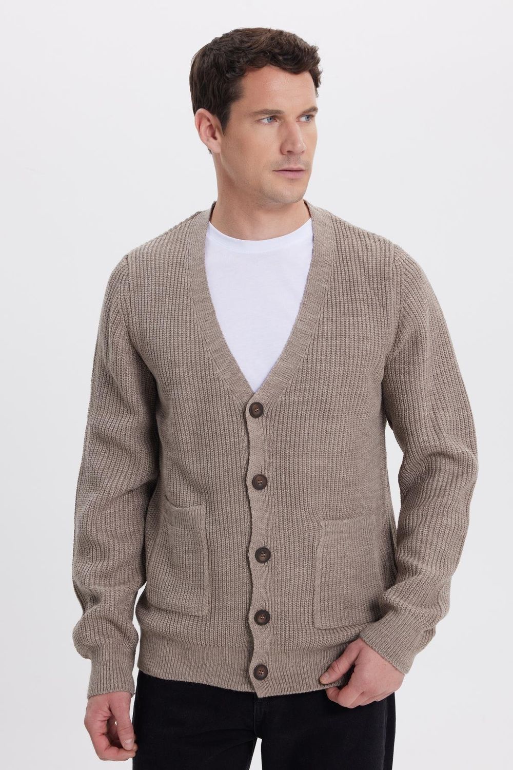 Erkek Standart Fit Normal Kesim V Yaka Düğmeli Kahverengi Hırka