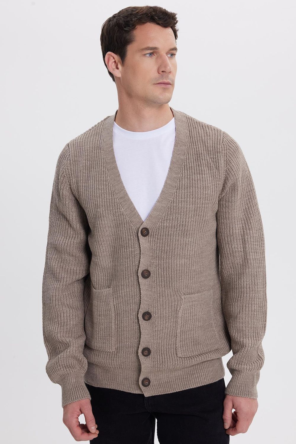 Erkek Standart Fit Normal Kesim V Yaka Düğmeli Kahverengi Hırka