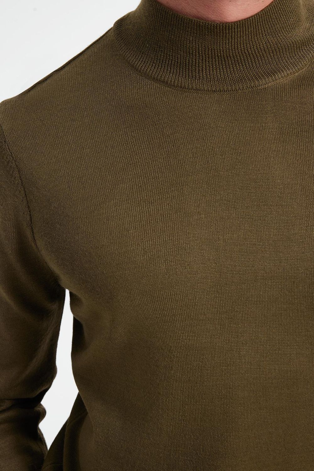 Erkek Standart Fit Normal Kesim Yarım Balıkçı Yaka Düz Haki Triko Kazak