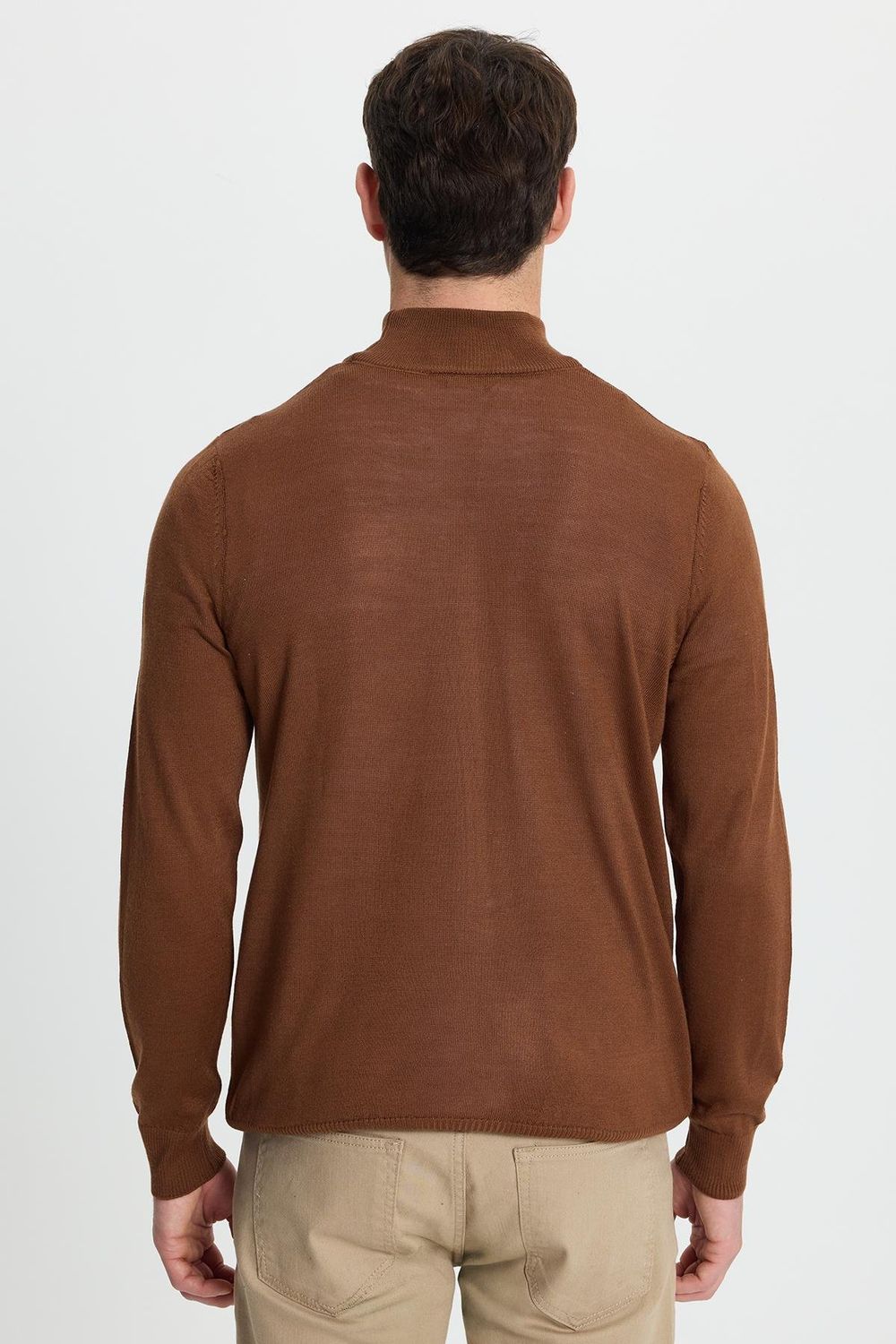 Erkek Standart Fit Normal Kesim Yarım Balıkçı Yaka Düz Kahverengi Triko Kazak