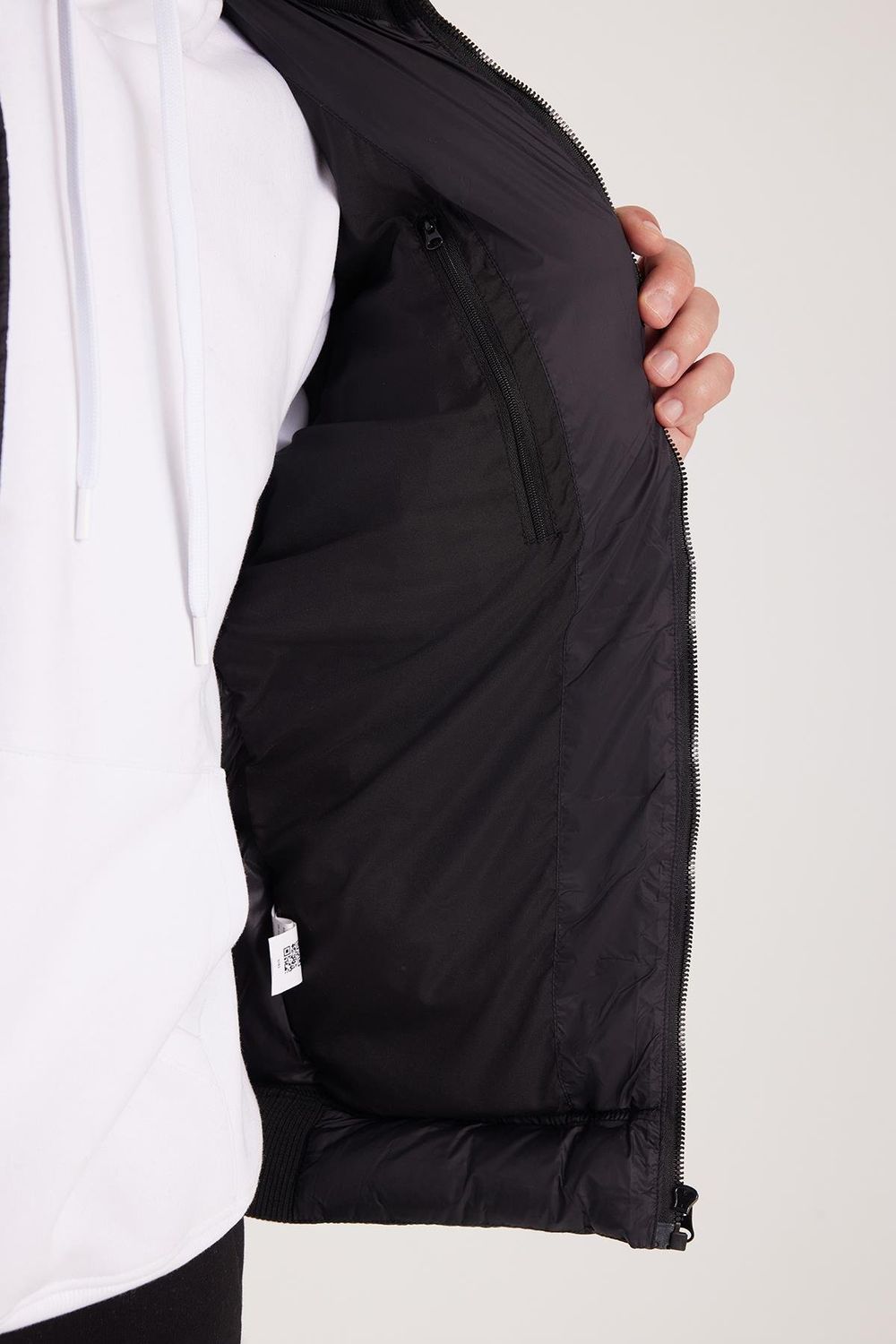 Erkek Regular Fit Klasik Kesim Çift Cepli Lastikli Dik Yaka Siyah Mont