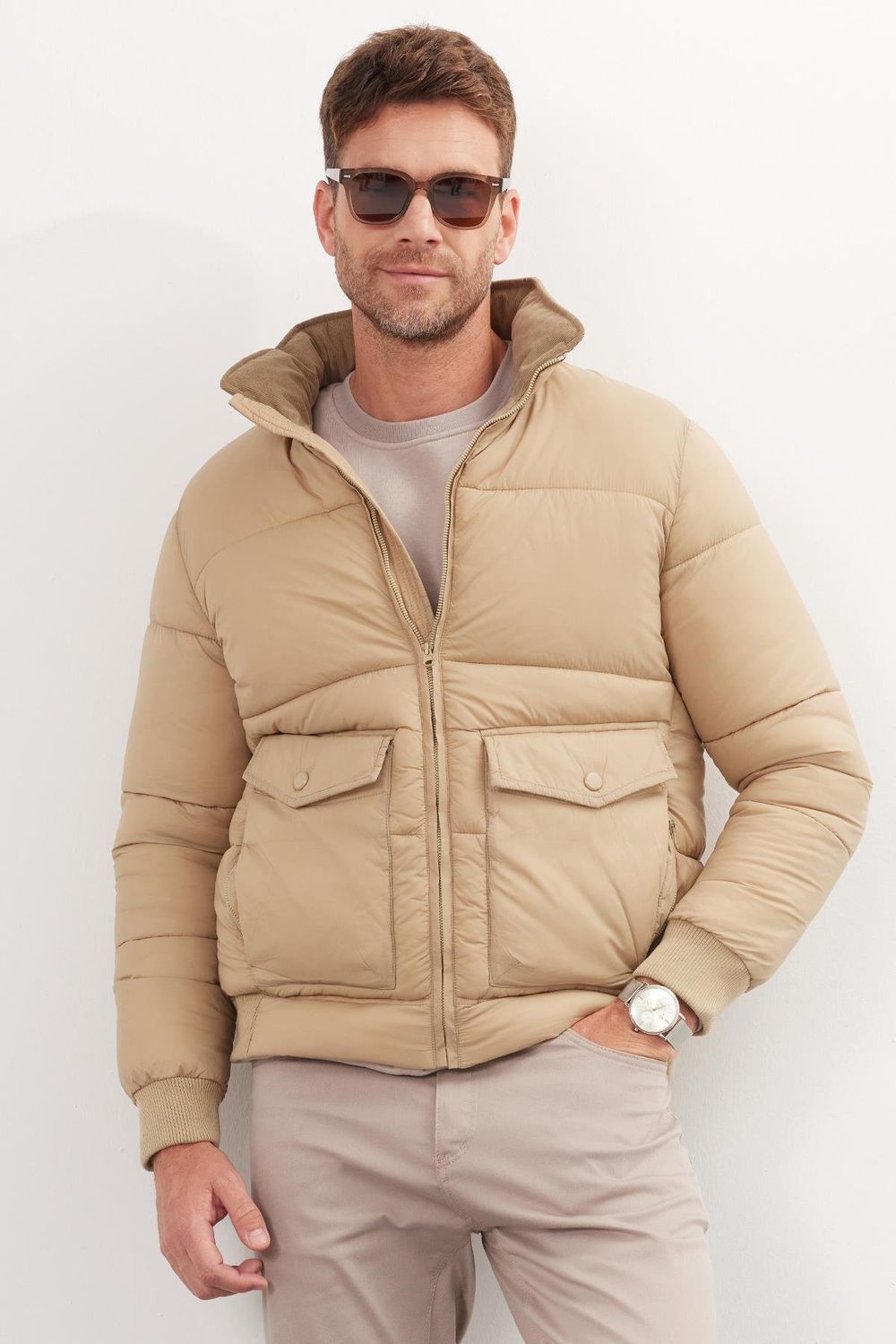 Erkek Regular Fit Klasik Kesim Çift Cepli Lastikli Dik Yaka Bej Mont