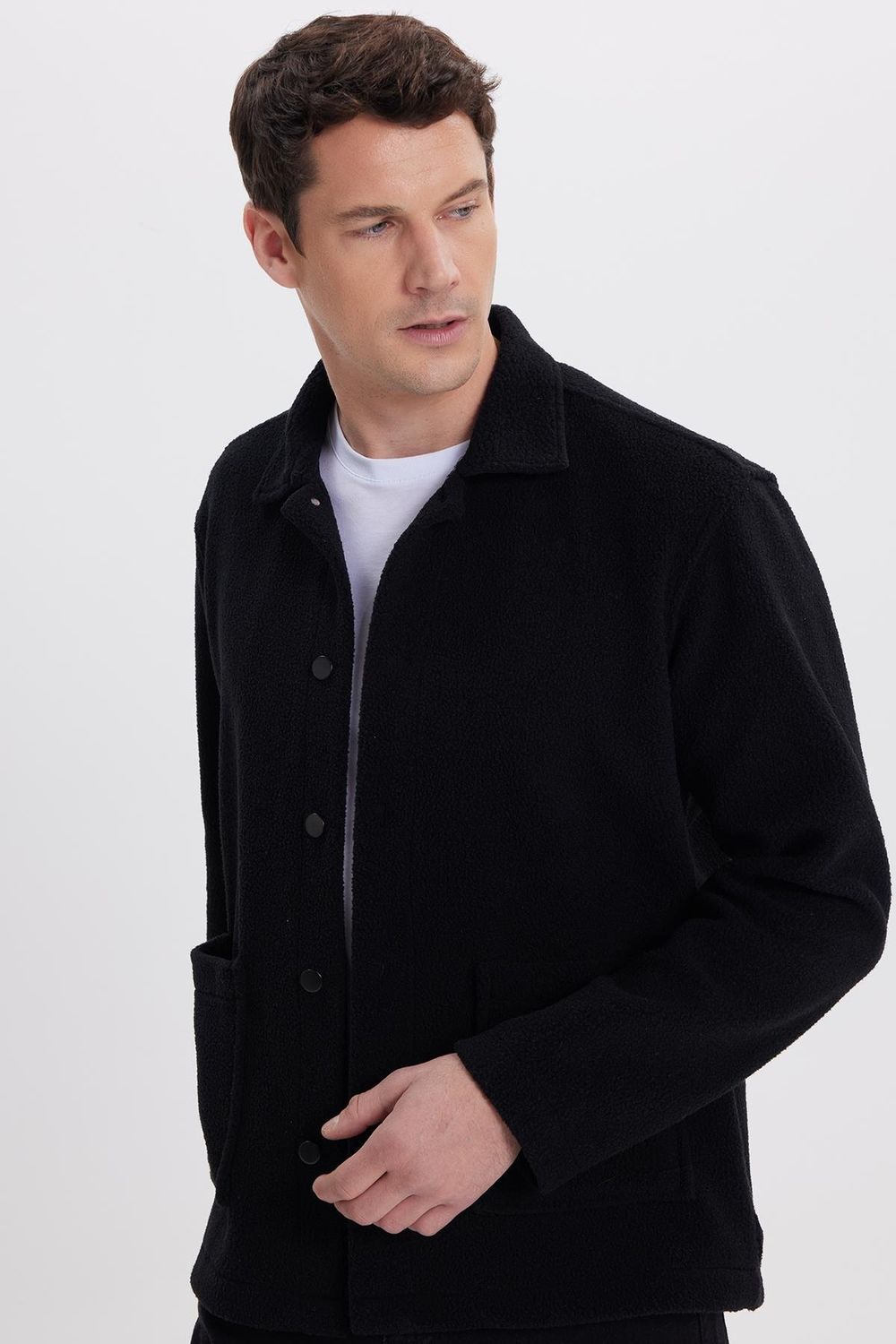 Erkek Regular Fit Rahat Kesim Peluş Çıtçıtlı Torbalı Çift Cepli Siyah Ceket Gömlek