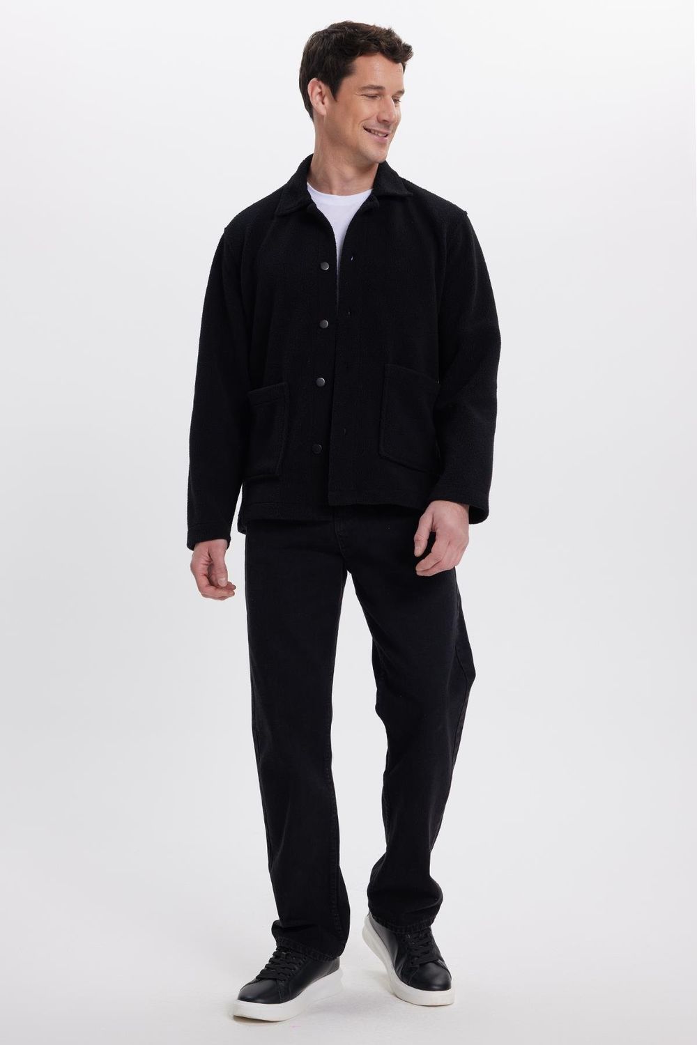 Erkek Regular Fit Rahat Kesim Peluş Çıtçıtlı Torbalı Çift Cepli Siyah Ceket Gömlek