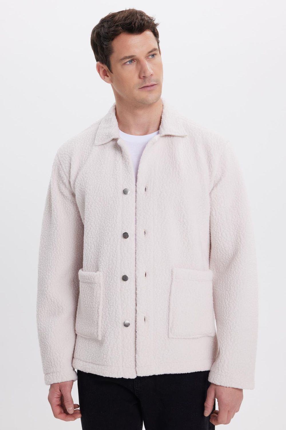 Erkek Regular Fit Rahat Kesim Peluş Çıtçıtlı Torbalı Çift Cepli Ekru Ceket Gömlek