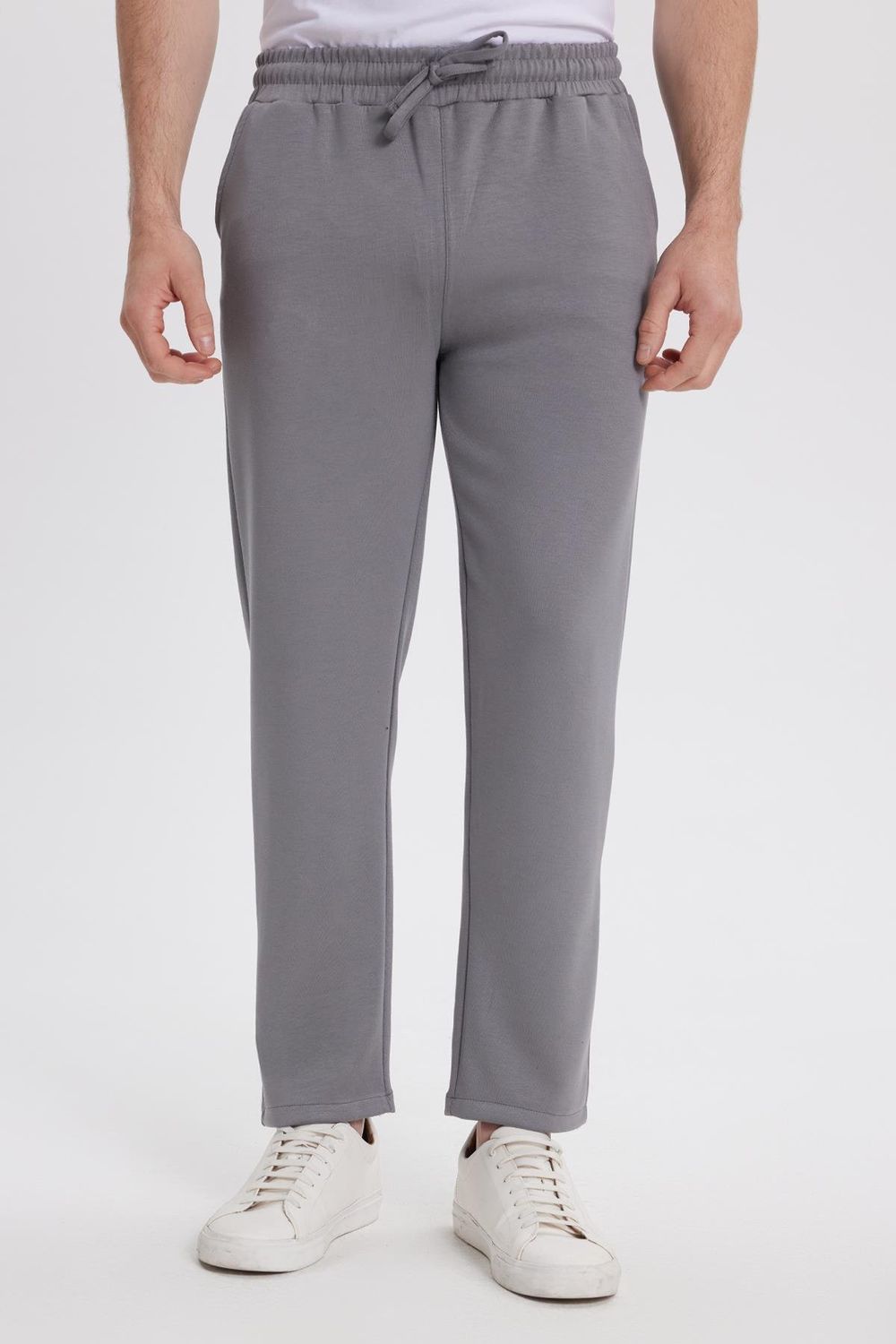 Erkek Slim Fit Dar Kesim Beli Bağcıklı 3 Cepli Geniş Paça Açık Füme Eşofman Altı