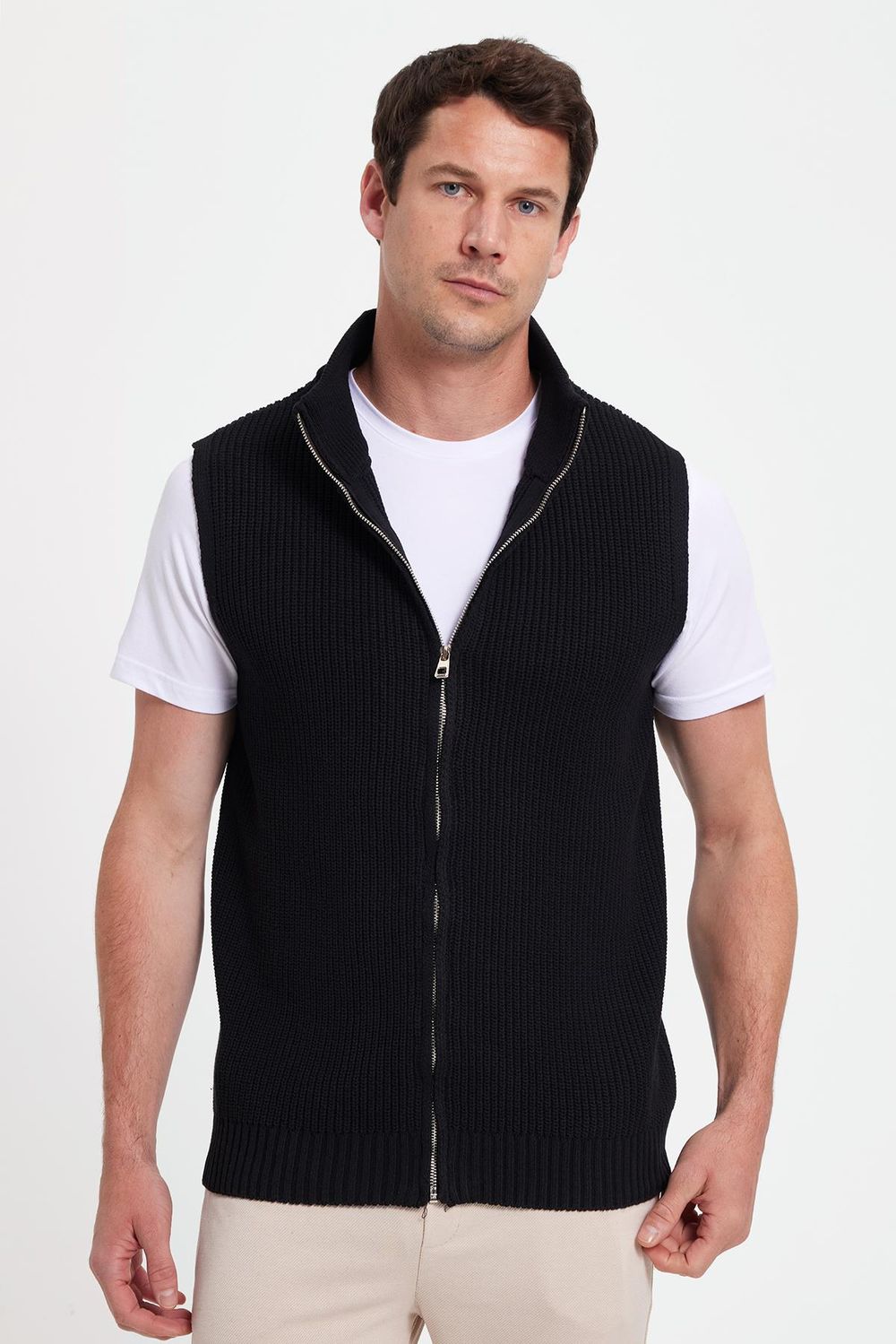 Erkek Standart Fit Normal Kesim Fermuarlı Dik Yaka Sıcak Tutan Siyah Triko Yelek