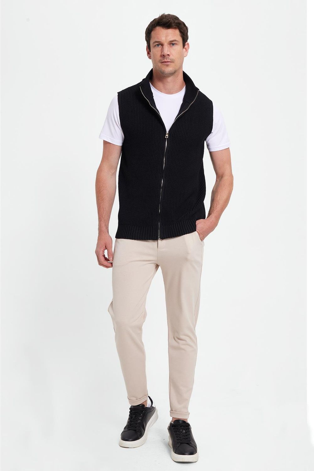 Erkek Standart Fit Normal Kesim Fermuarlı Dik Yaka Sıcak Tutan Siyah Triko Yelek