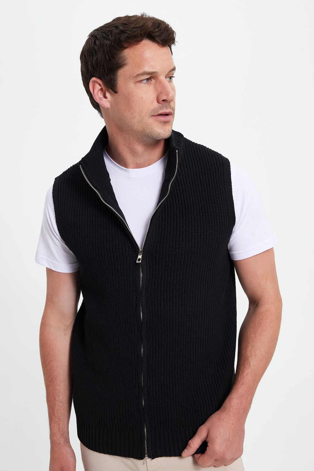 Erkek Standart Fit Normal Kesim Fermuarlı Dik Yaka Sıcak Tutan Siyah Triko Yelek