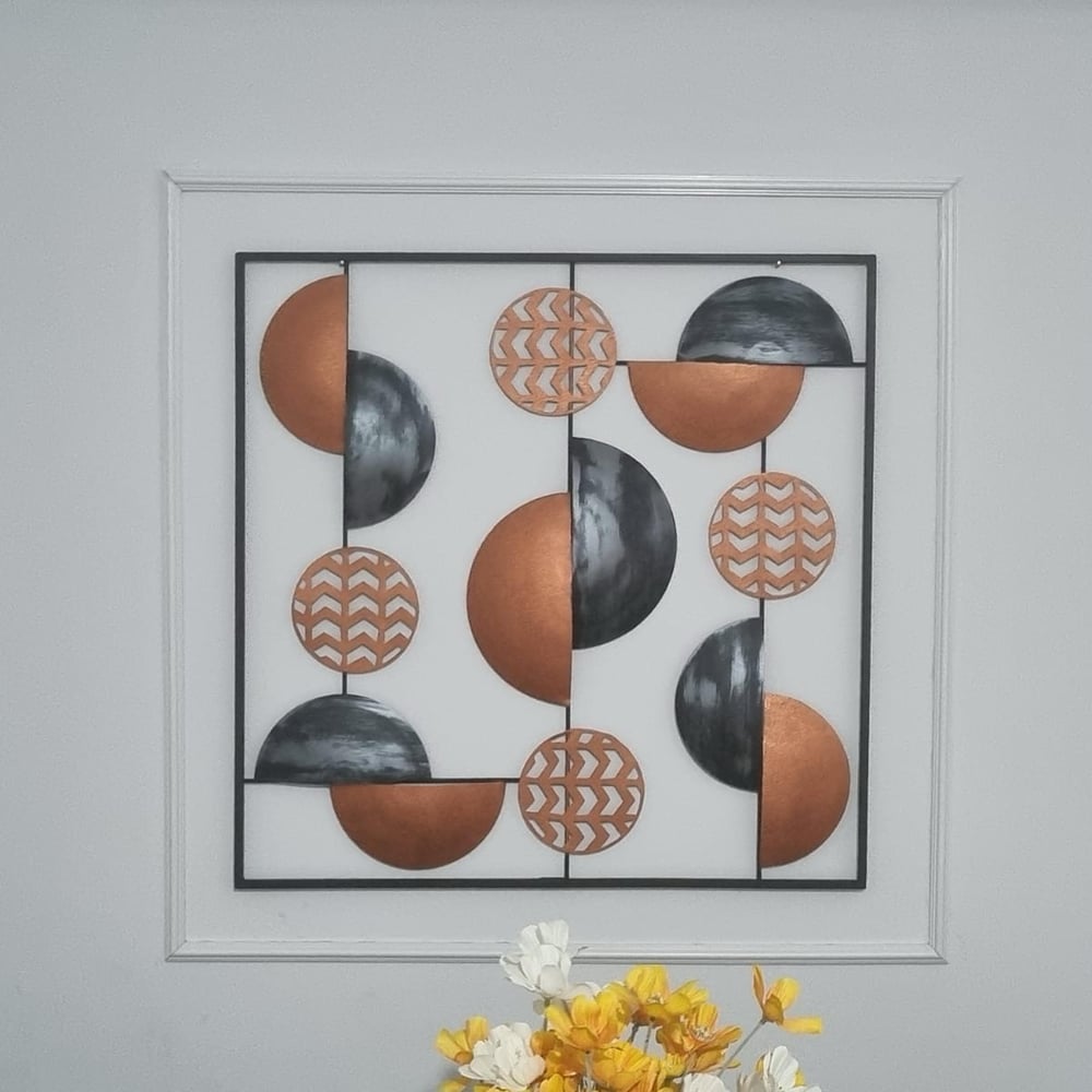 Derya T. İçin Özelleştirilmiş 80x80 cm Özel Ölçü Metal Duvar Dekoru ve 80x22 cm Özel Ölçü Metal Askılık Seti