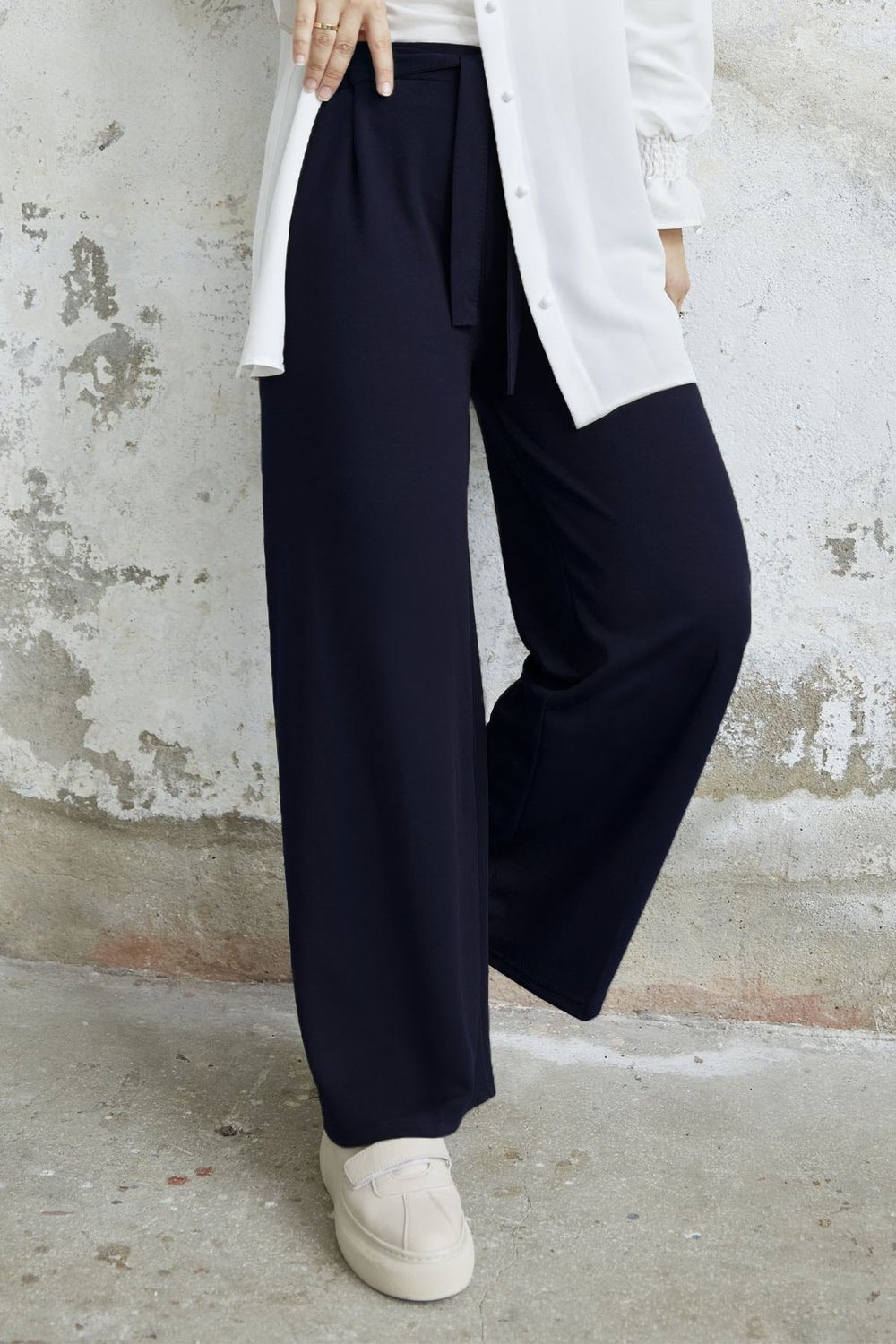 Belted Wide-Leg Scuba Pants - Navy Blue