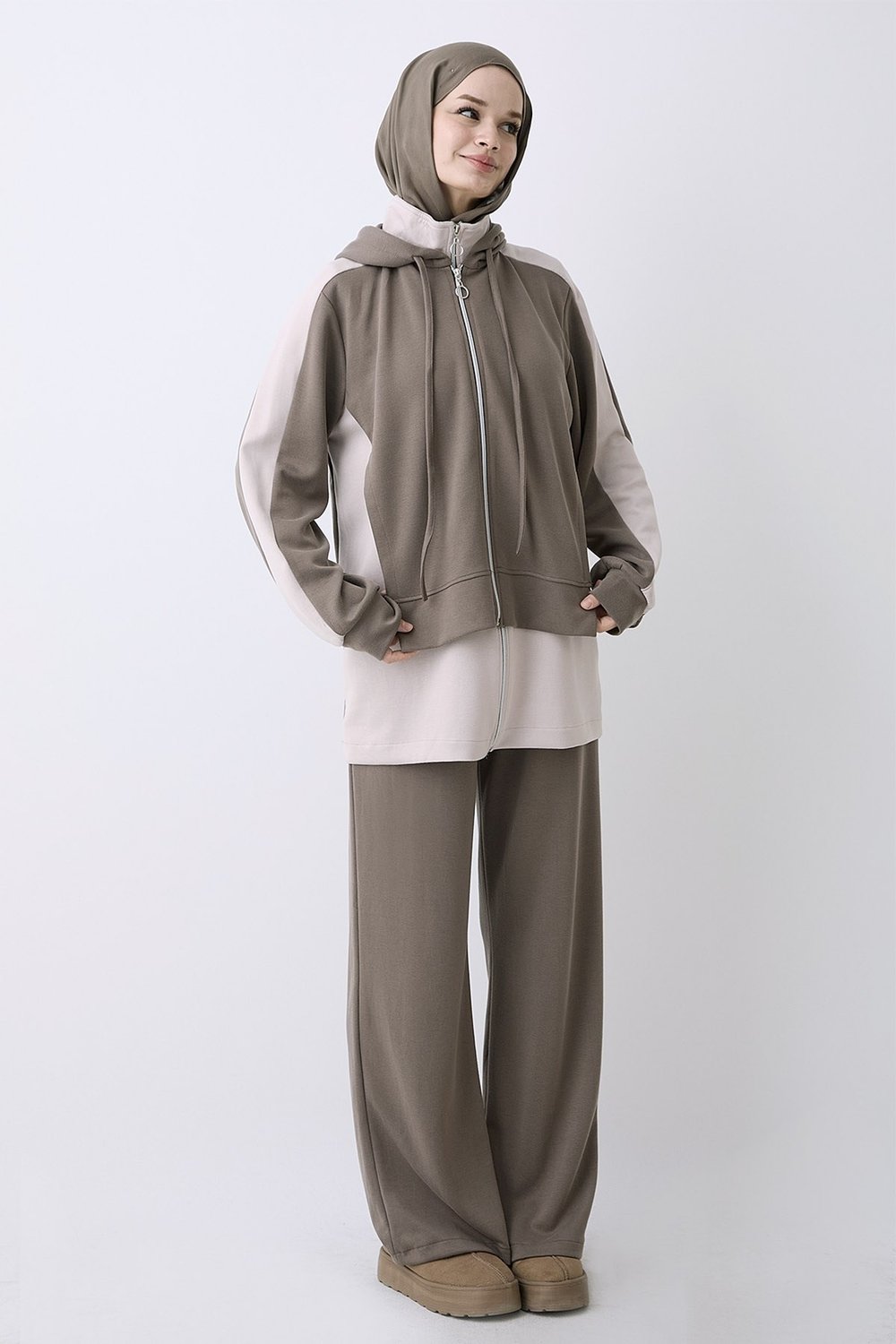Kapüşonlu Garnili Vizon Takım