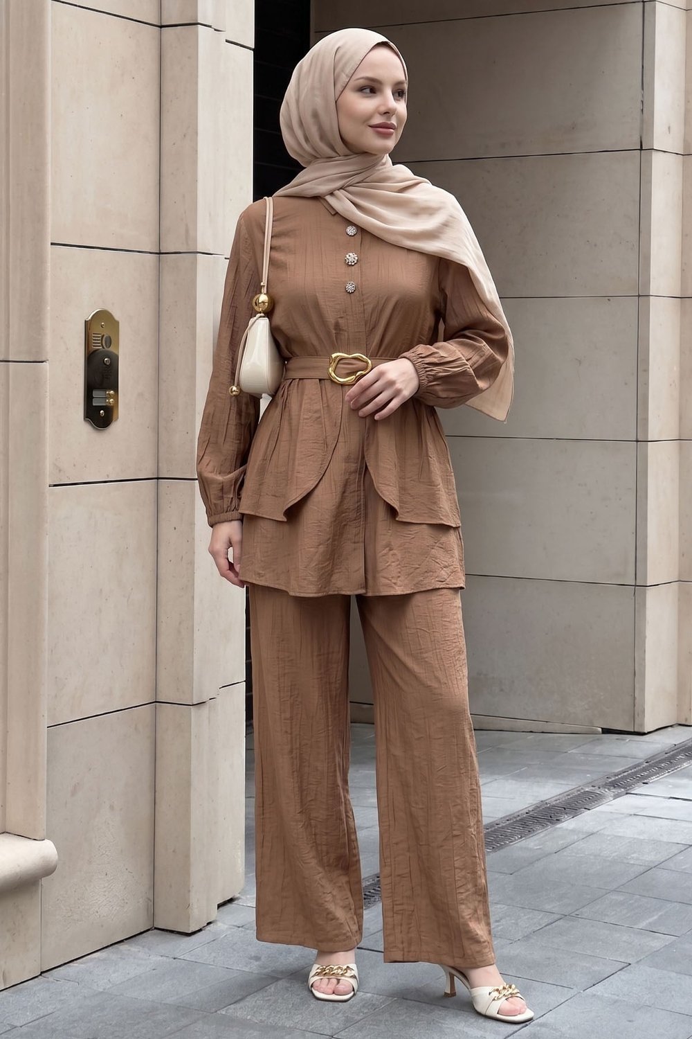 Taşlı Düğmeli Camel İkili Takım
