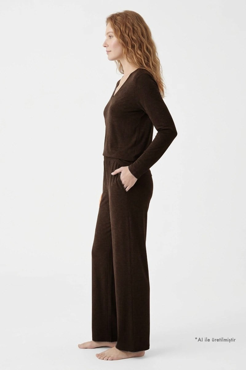 Premium - Serene Collection | Kahverengi Rib Dokulu Bol Paça V Yaka Viskon Kadın Pijama Takımı