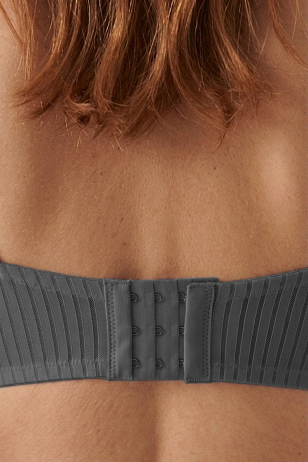 Seamless Bra - Striva | Siyah Mikro Çizgi Desenli Balenli Toparlayıcı Kadın Sütyen