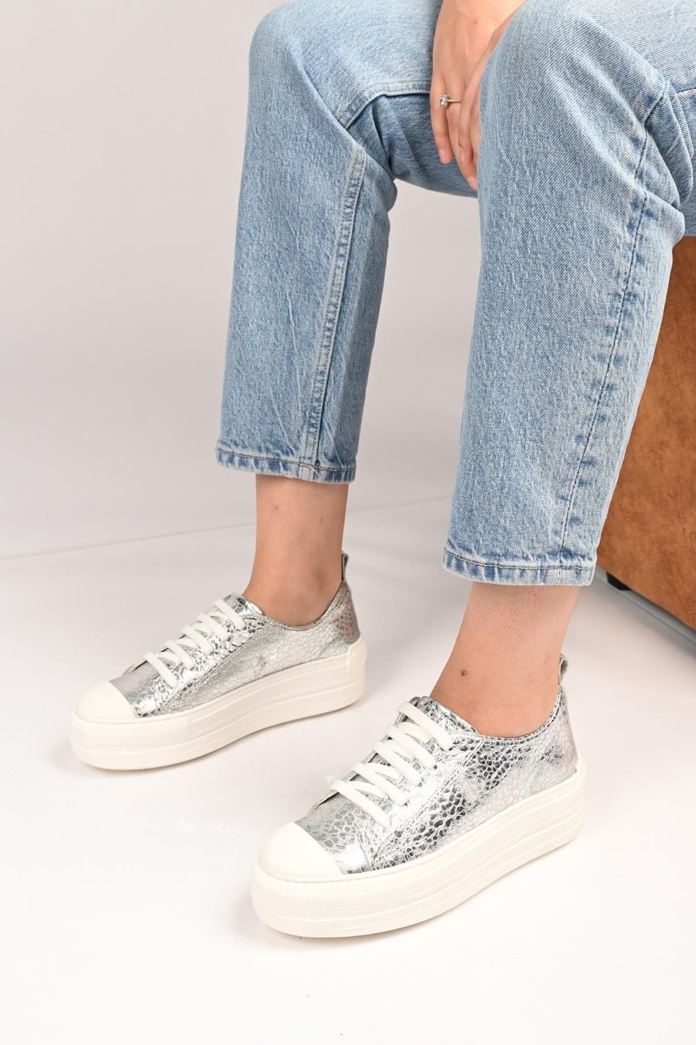 Bestello Bağcıklı Termo Taban Hakiki Deri Sneaker 101-23028-01 Kadın Ayakkabı101-23028-01_GUMUS_36Spor Ayakkabı & Sneaker